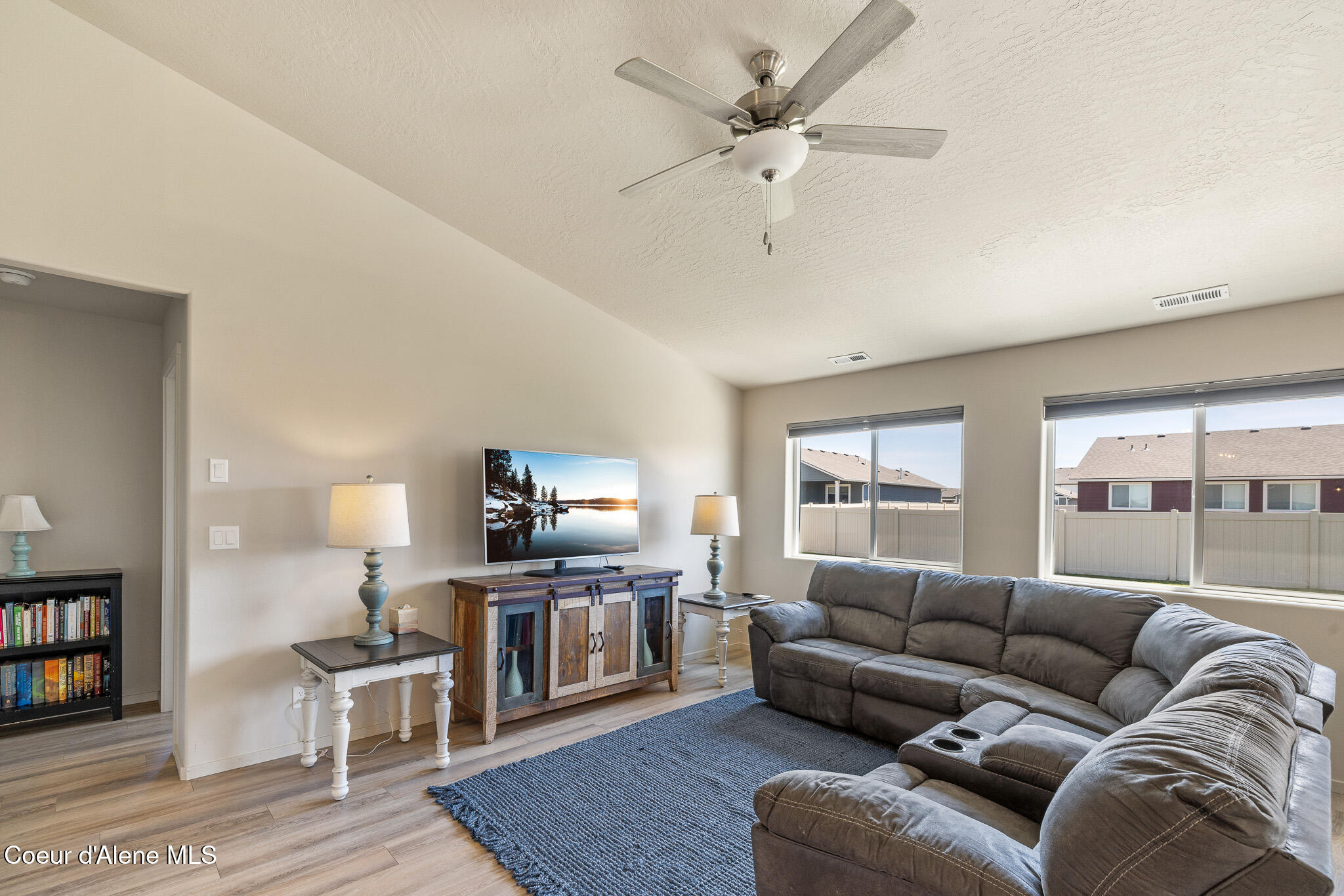 10413 N Belgrave Loop