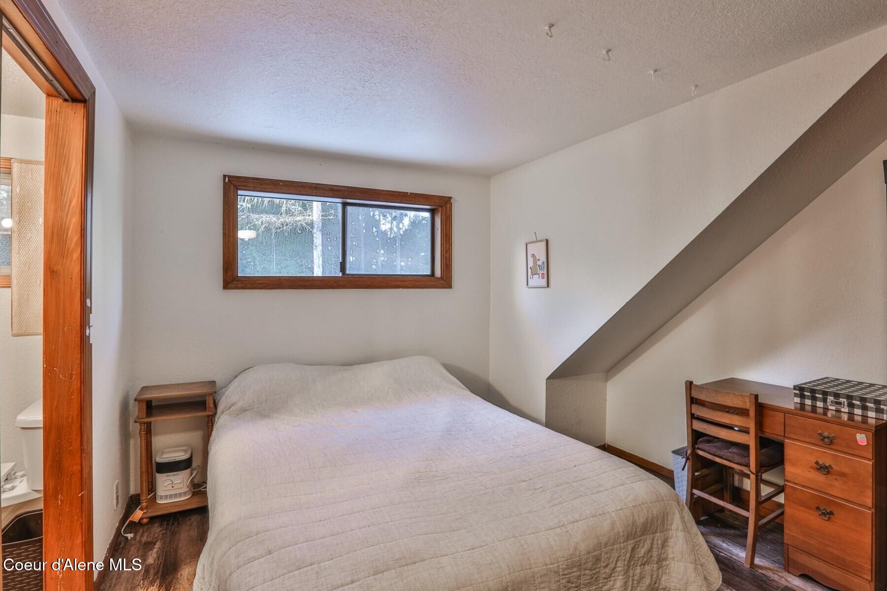238 Blackthorn Rd