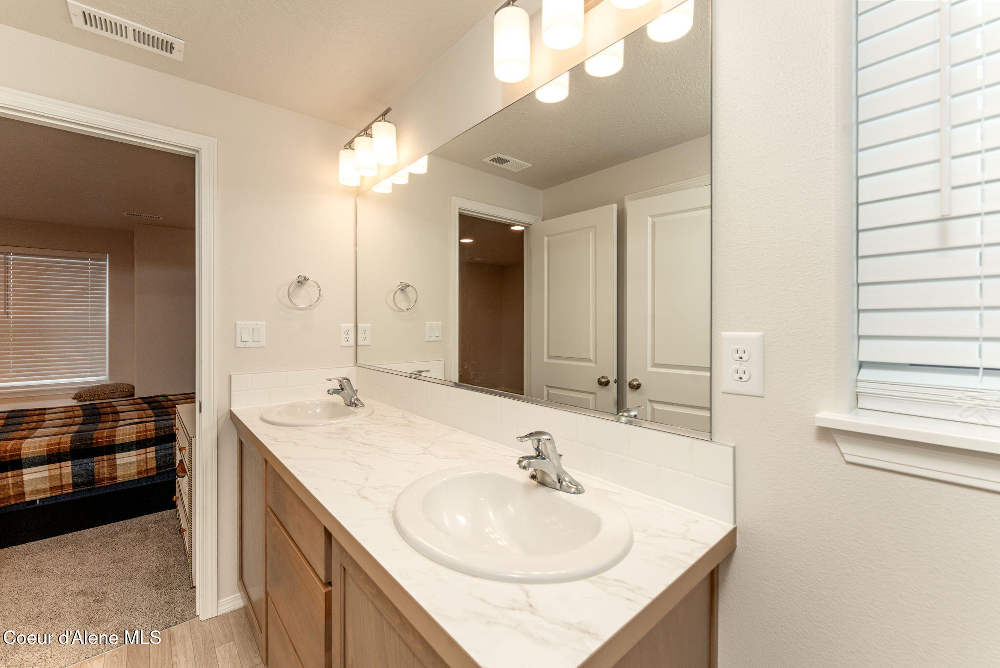 12856 N Bunchberry St