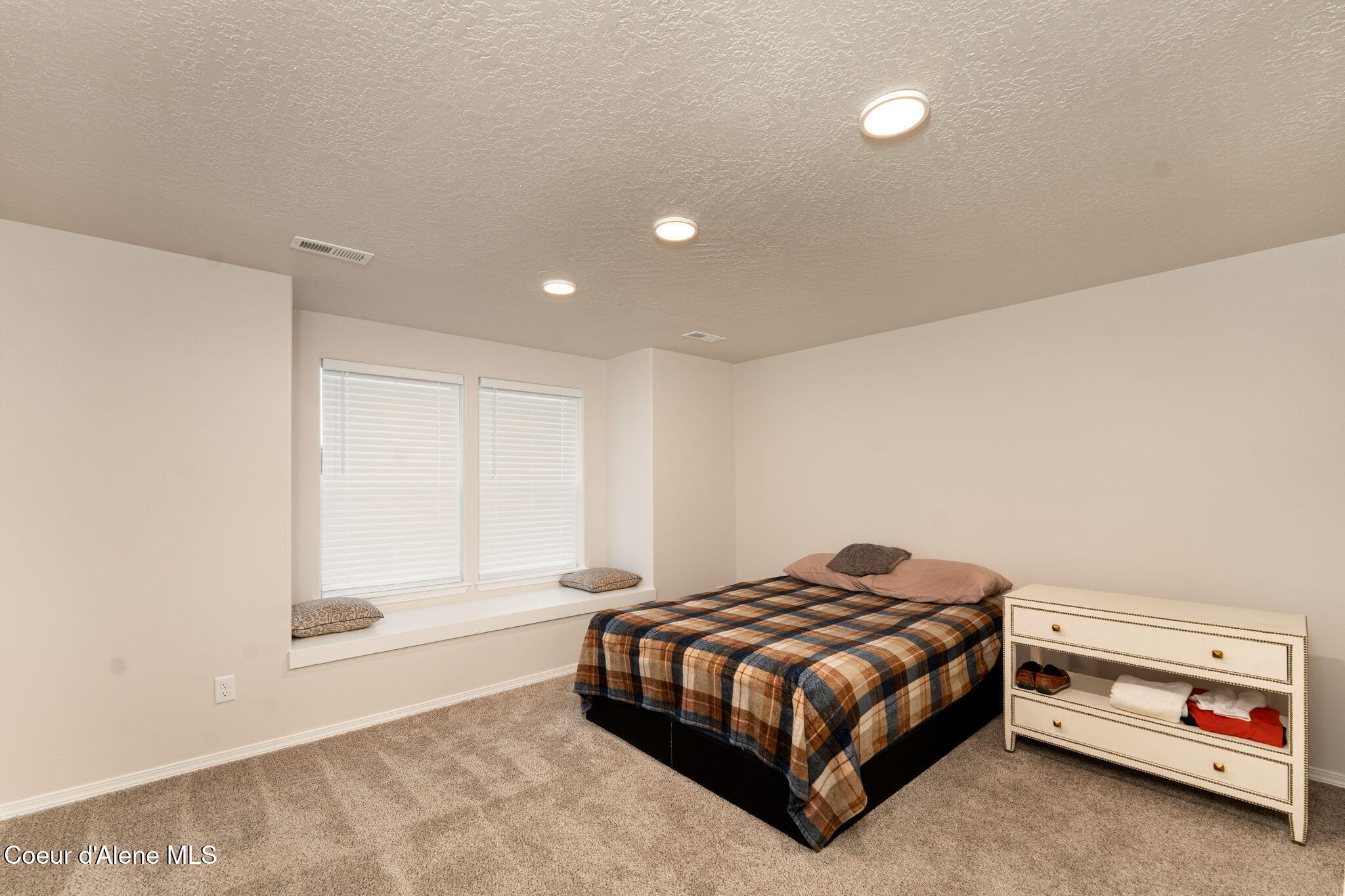 12856 N Bunchberry St