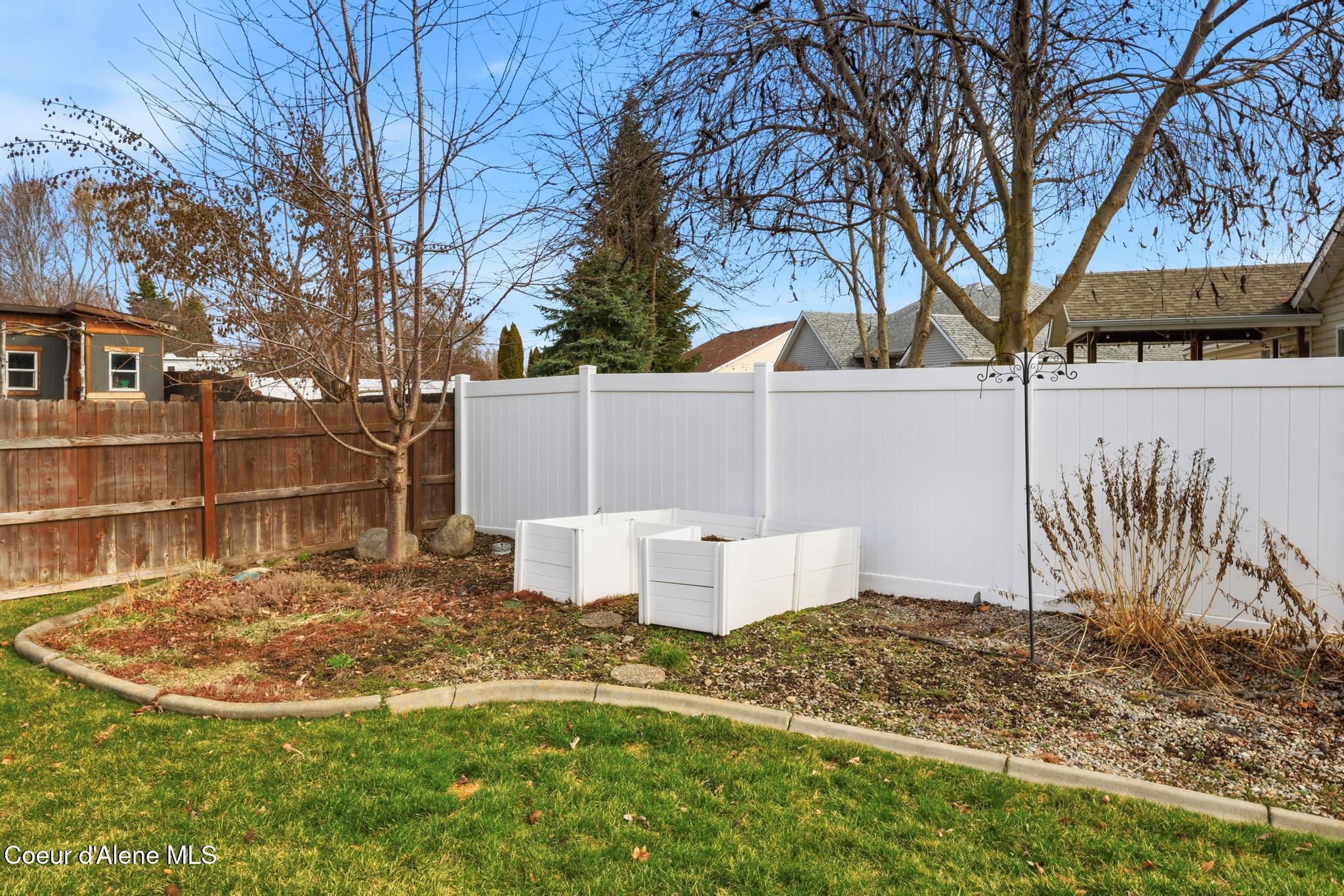 2981 W BROADMOORE DR