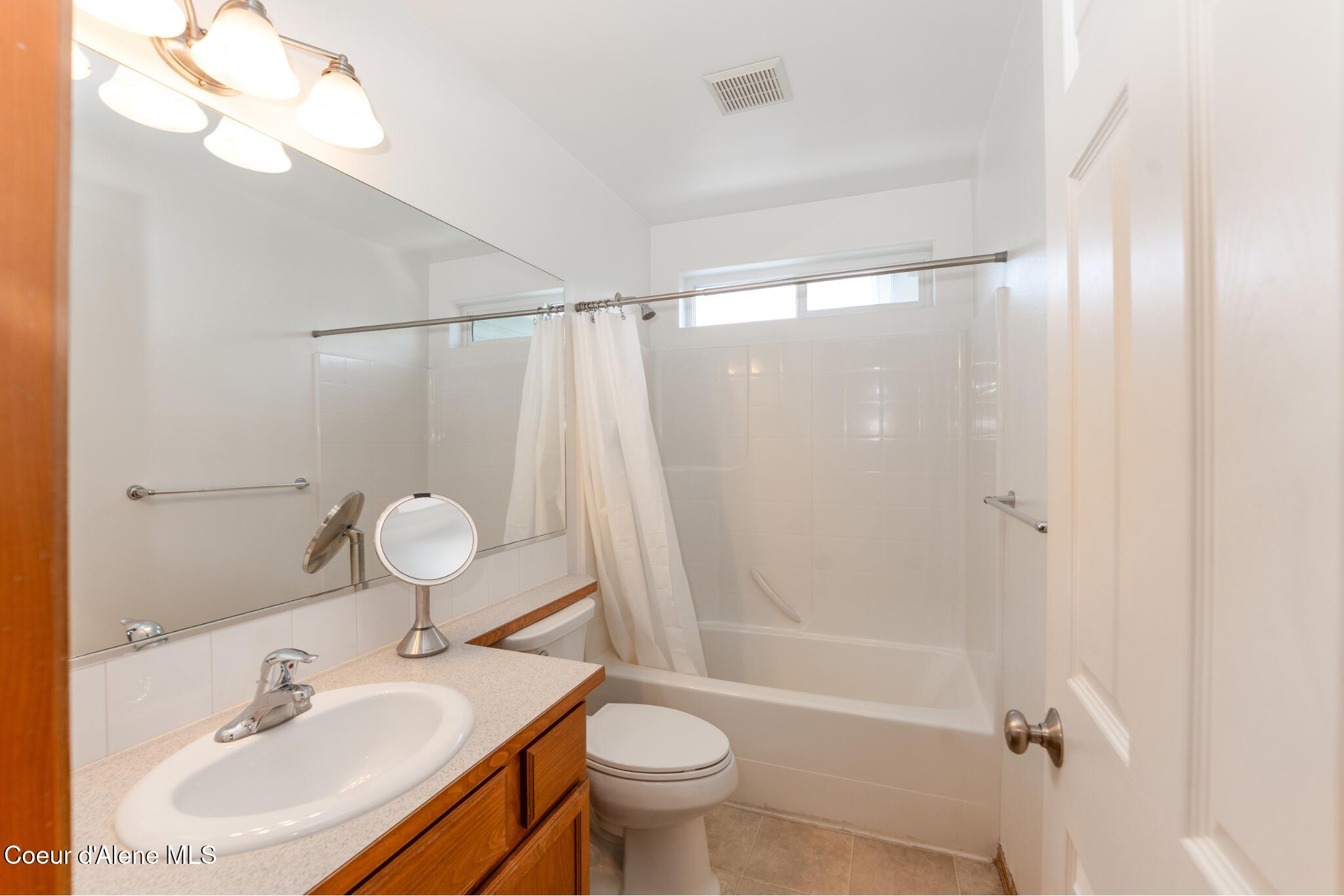 2867 W Tours Dr, Coeur d'Alene