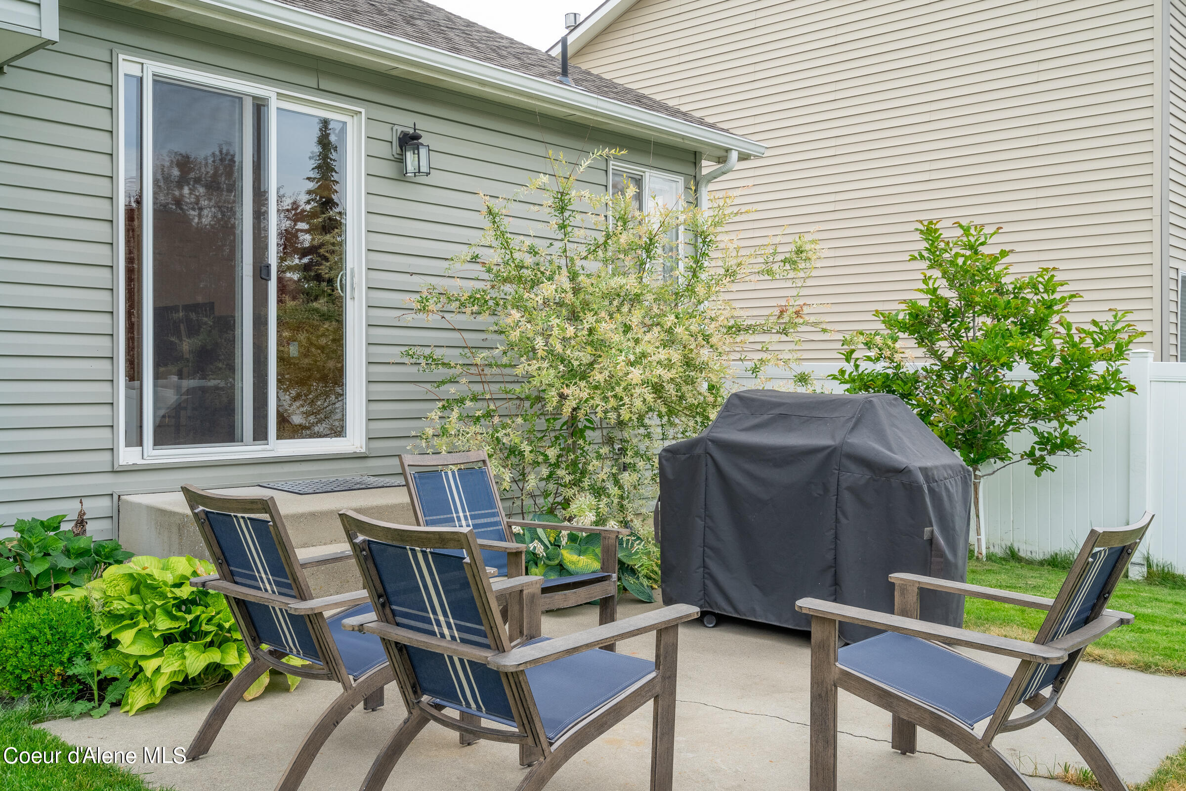 2867 W Tours Dr, Coeur d'Alene