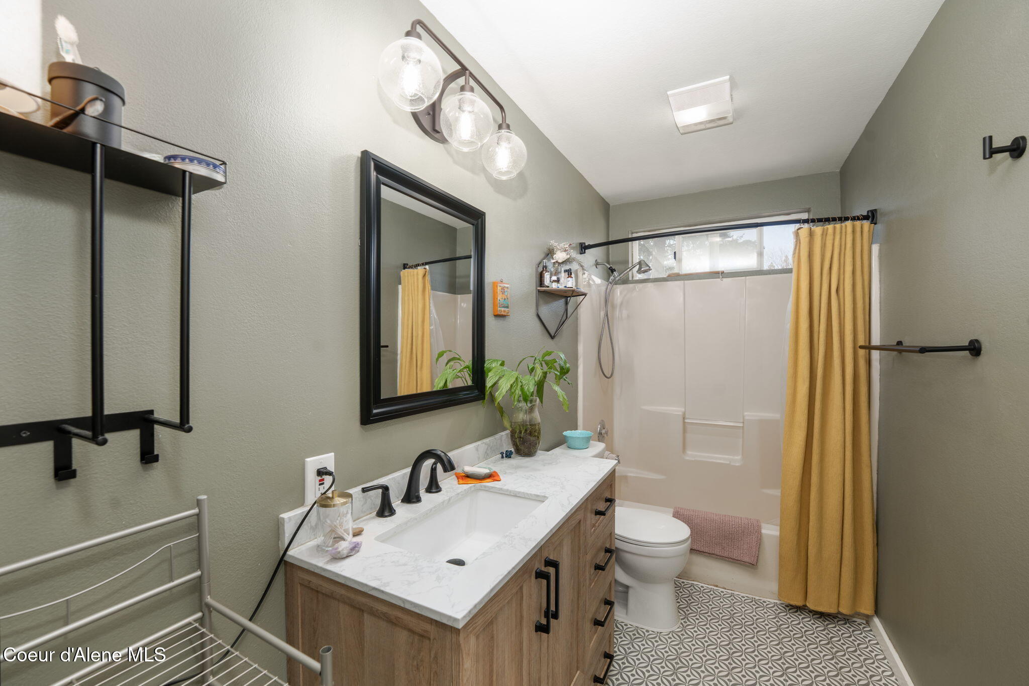 3945 N Trevino Dr, Coeur d'Alene