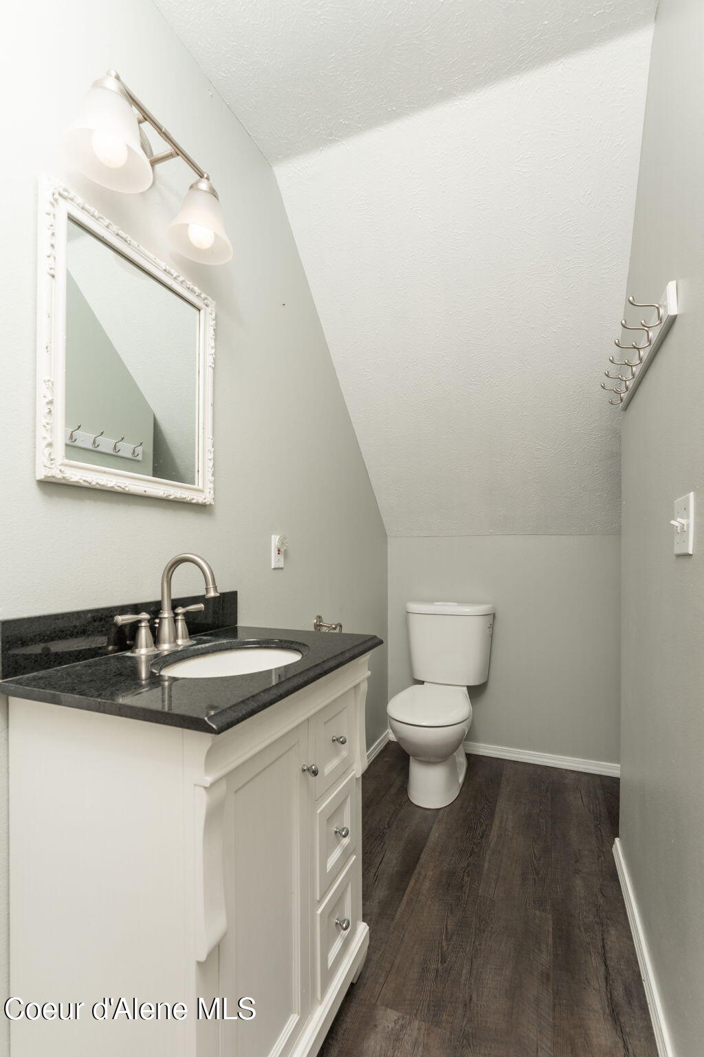 1673 Christopher Ln