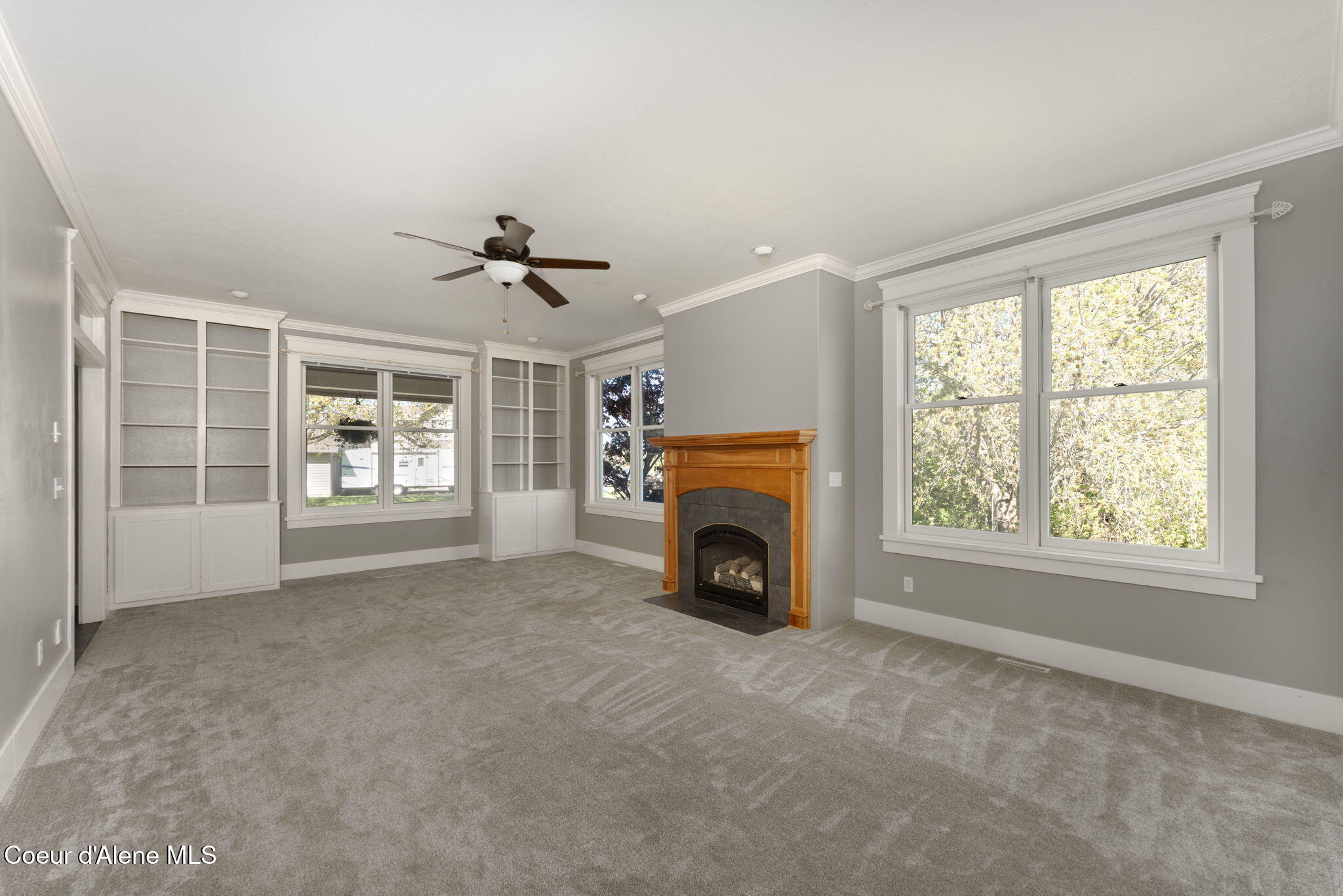 1673 Christopher Ln