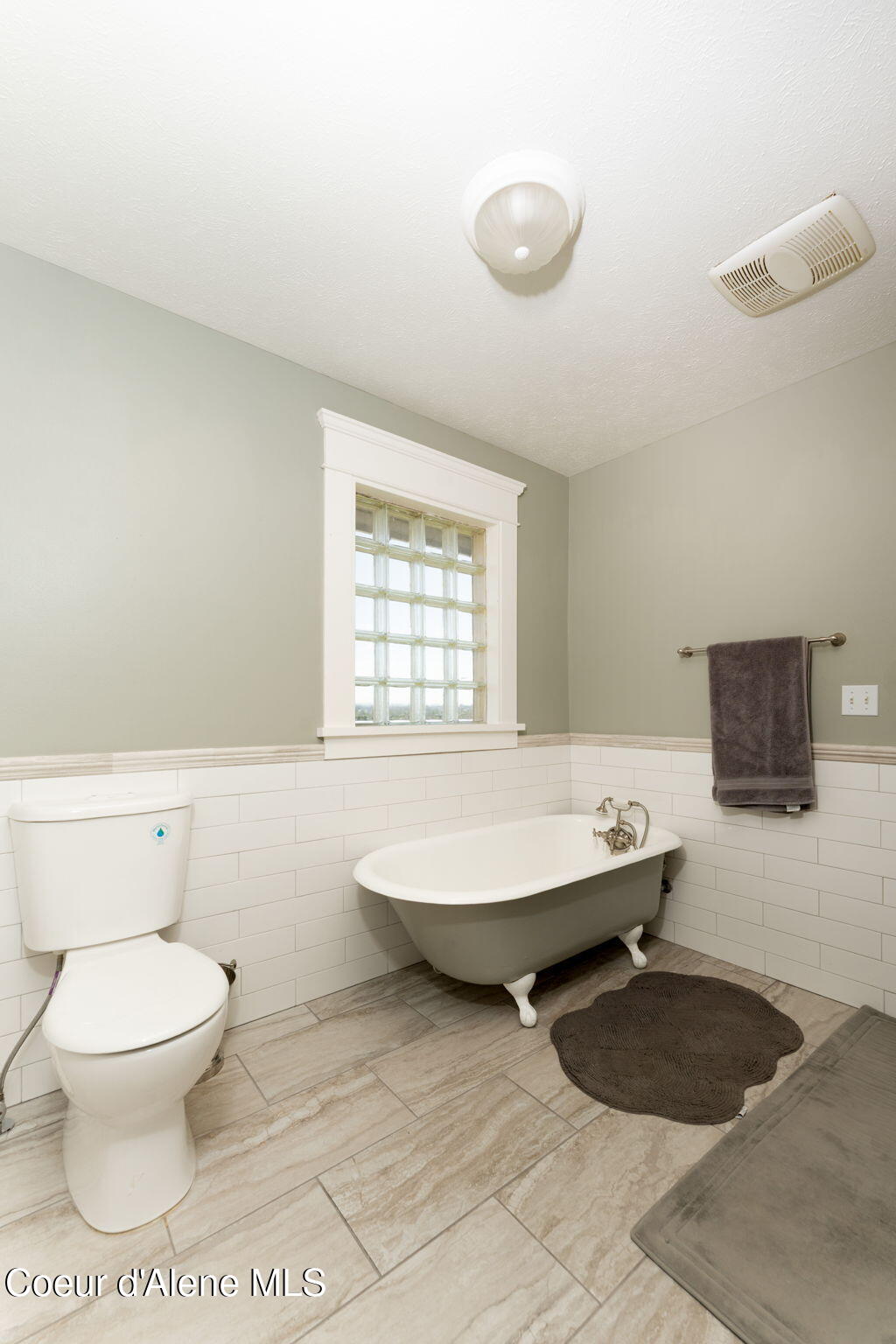 1673 Christopher Ln