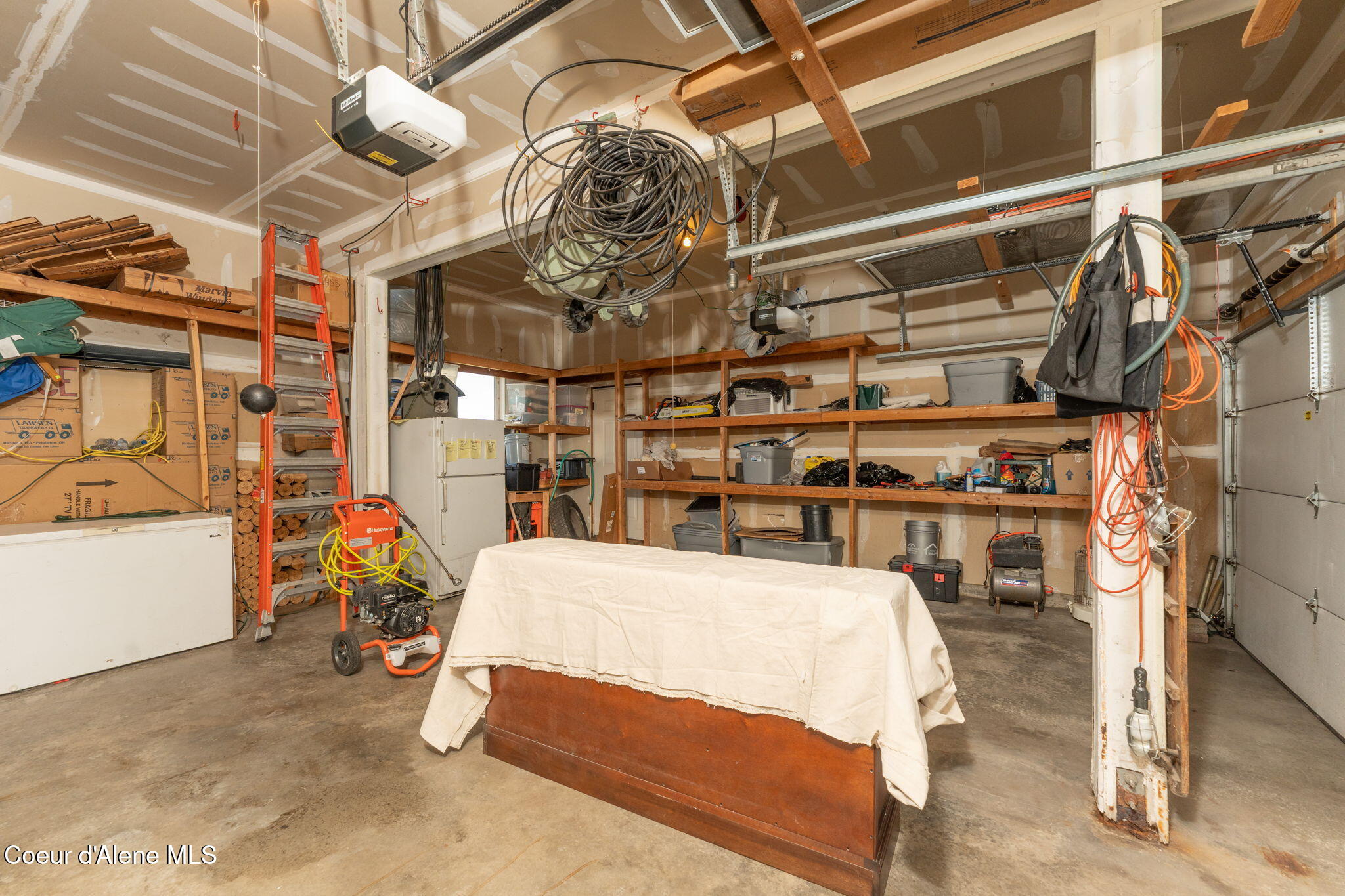 1673 Christopher Ln