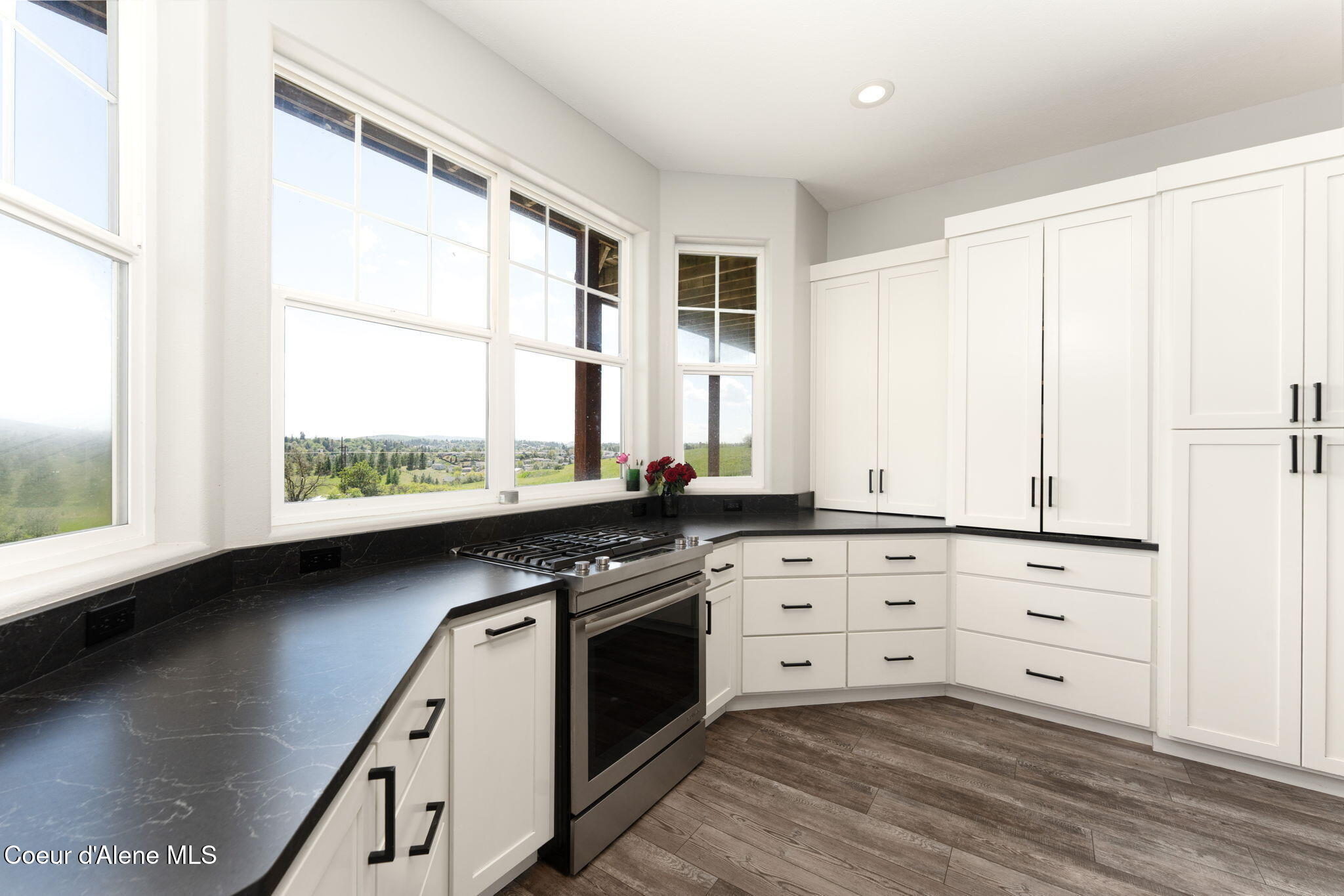 1673 Christopher Ln