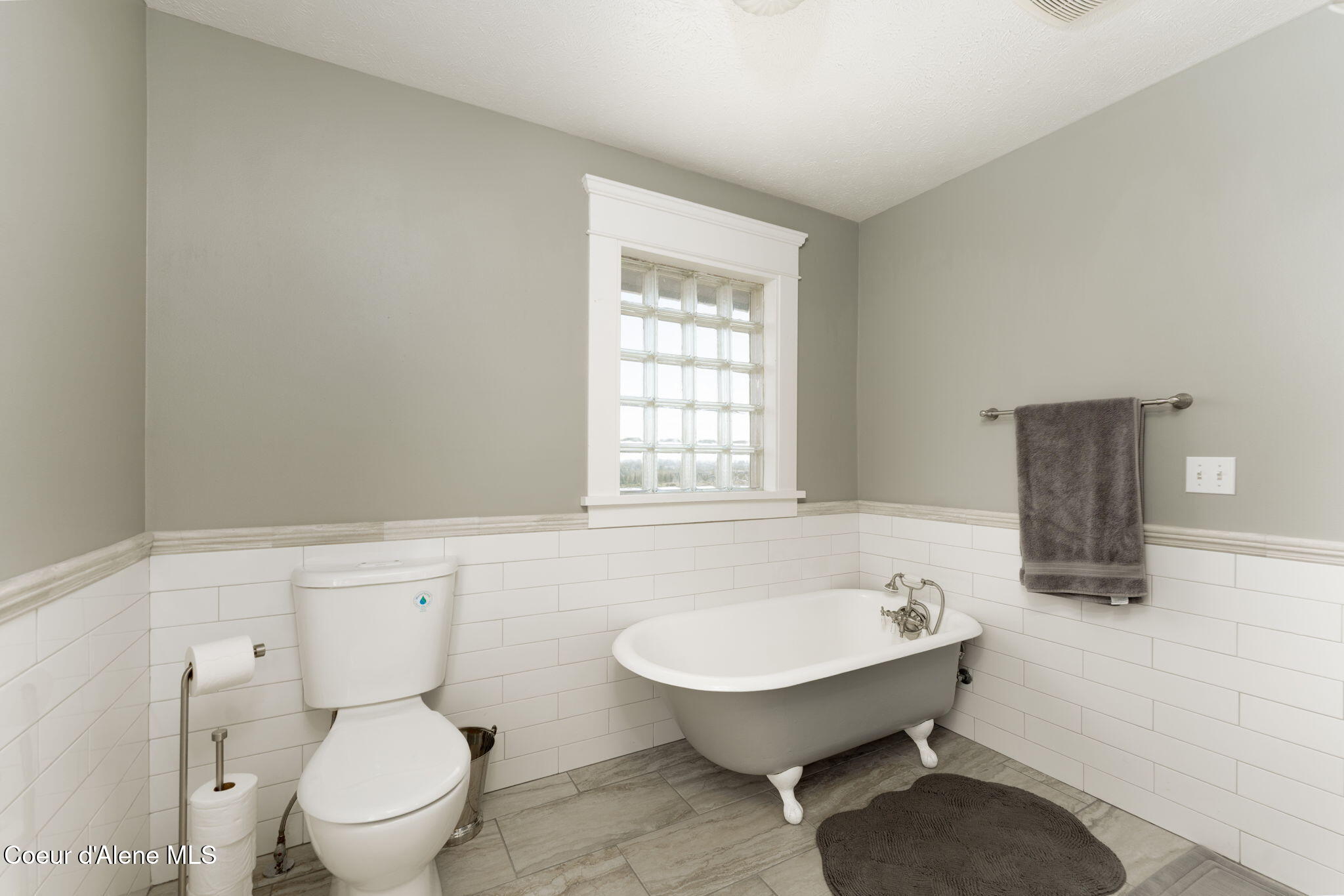 1673 Christopher Ln