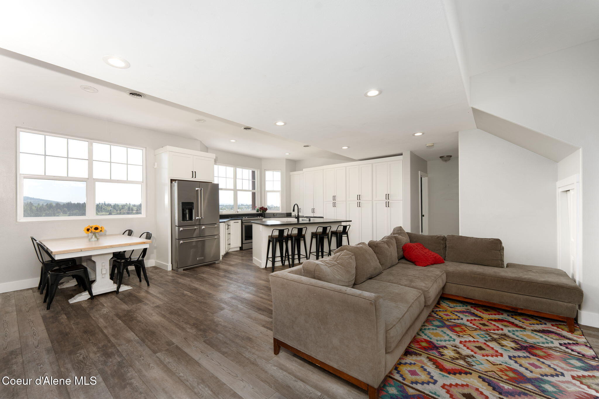 1673 Christopher Ln