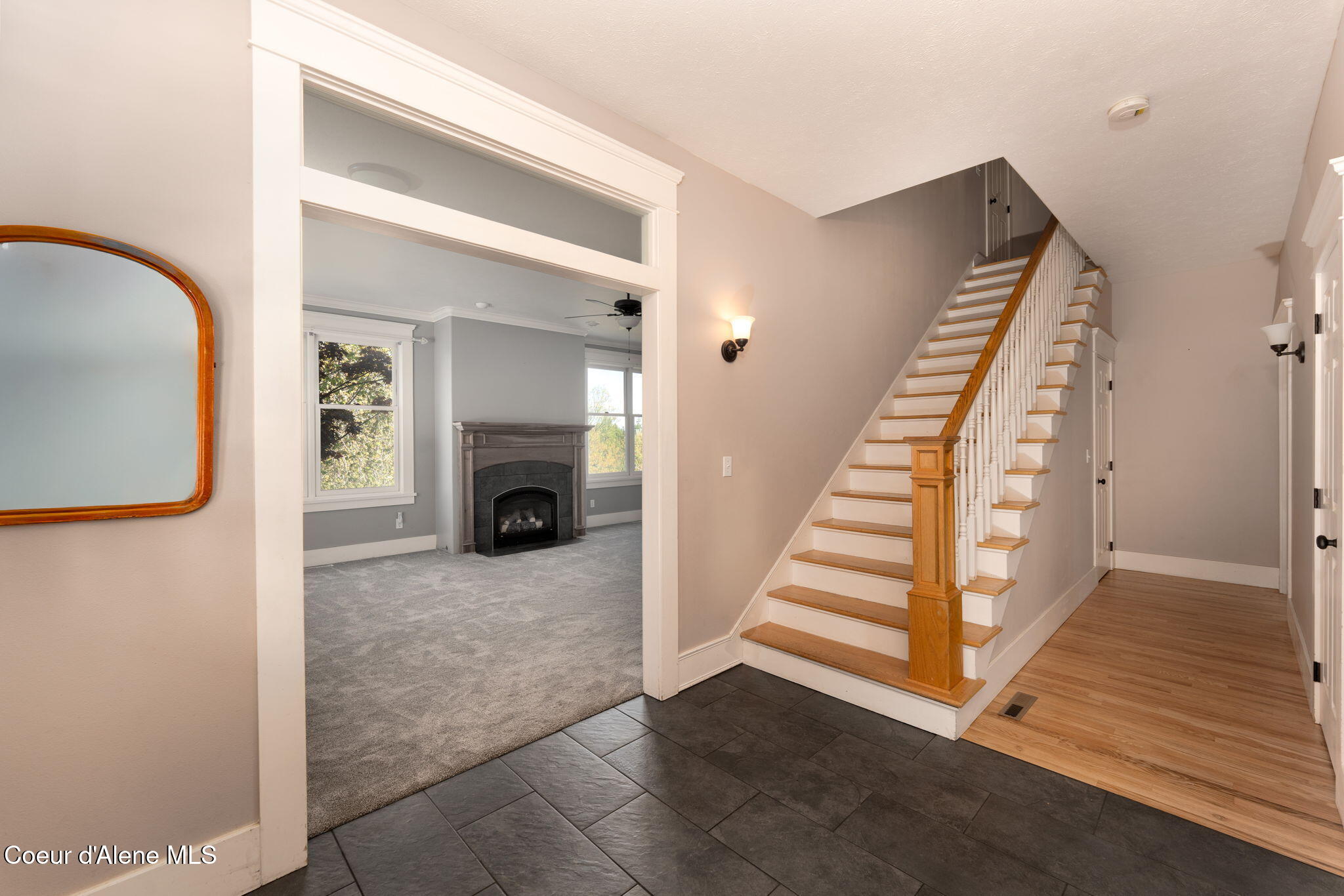 1673 Christopher Ln