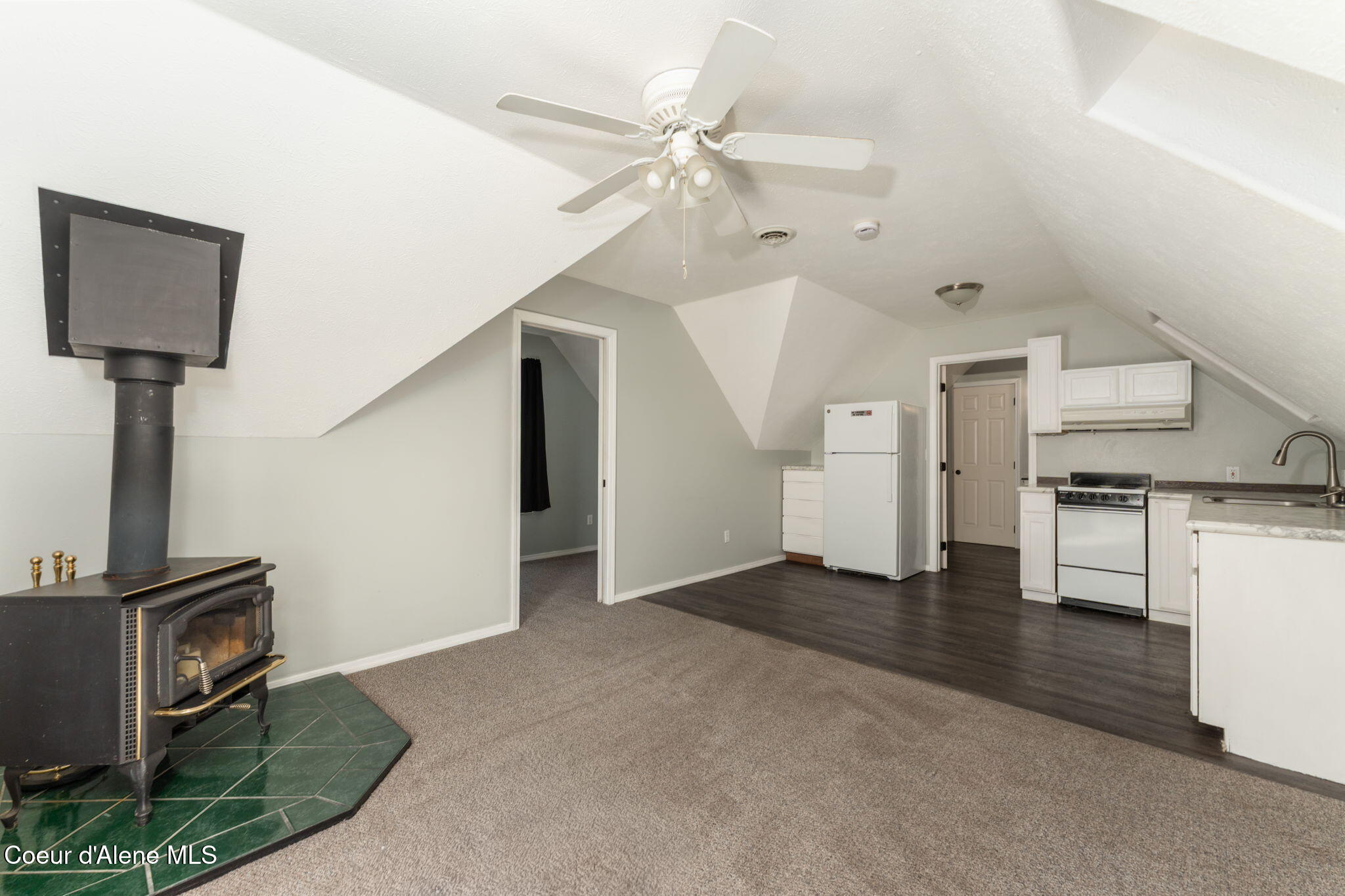 1673 Christopher Ln