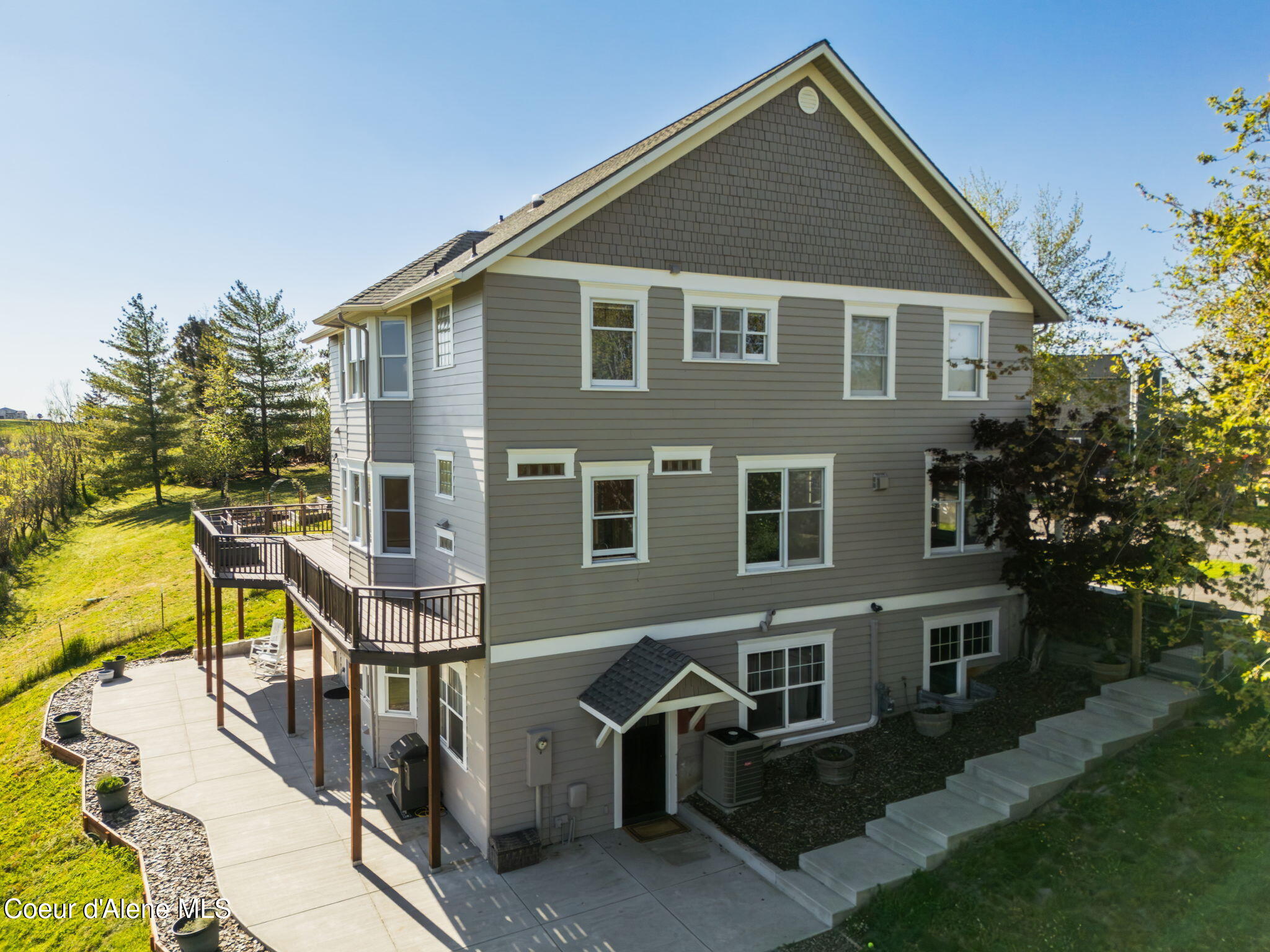 1673 Christopher Ln