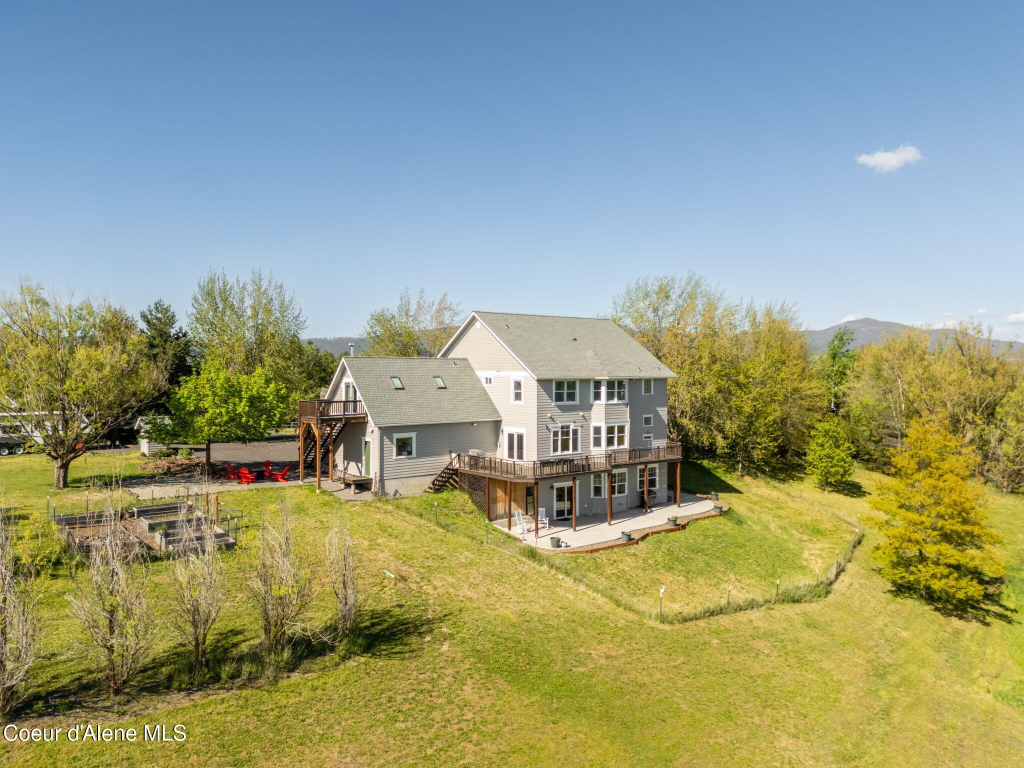 1673 Christopher Ln