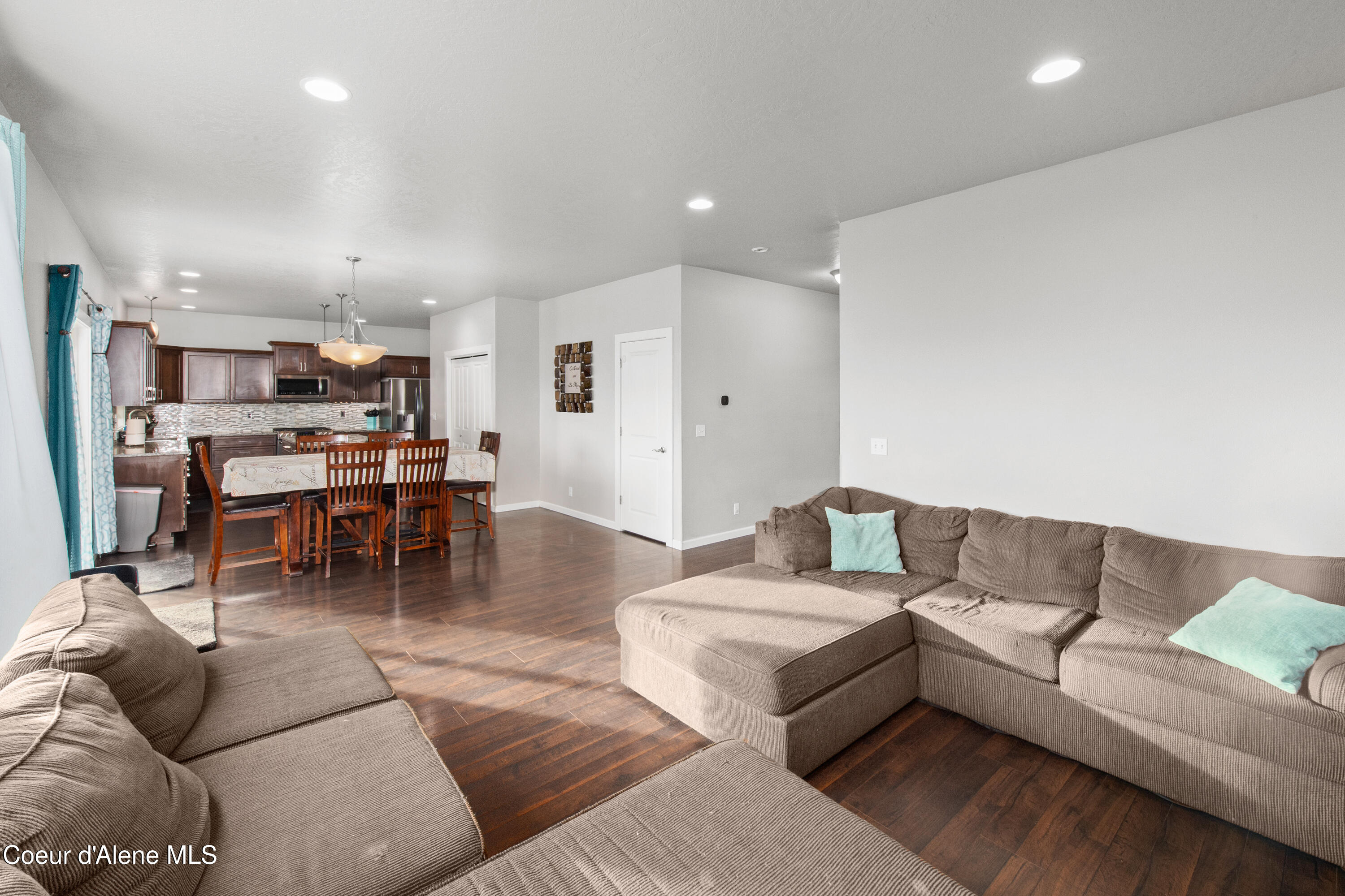 1401 E Warm Springs Ave