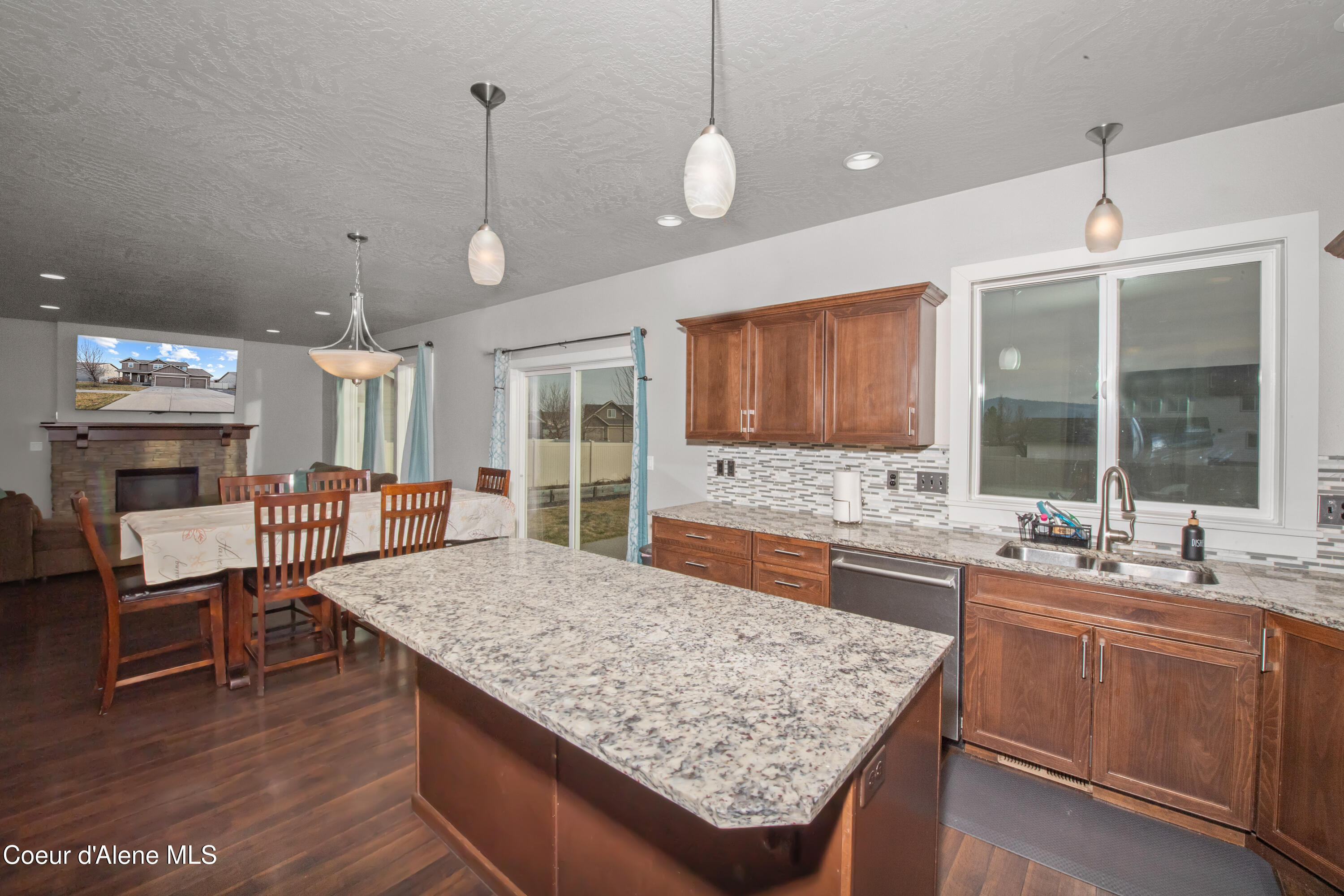 1401 E Warm Springs Ave