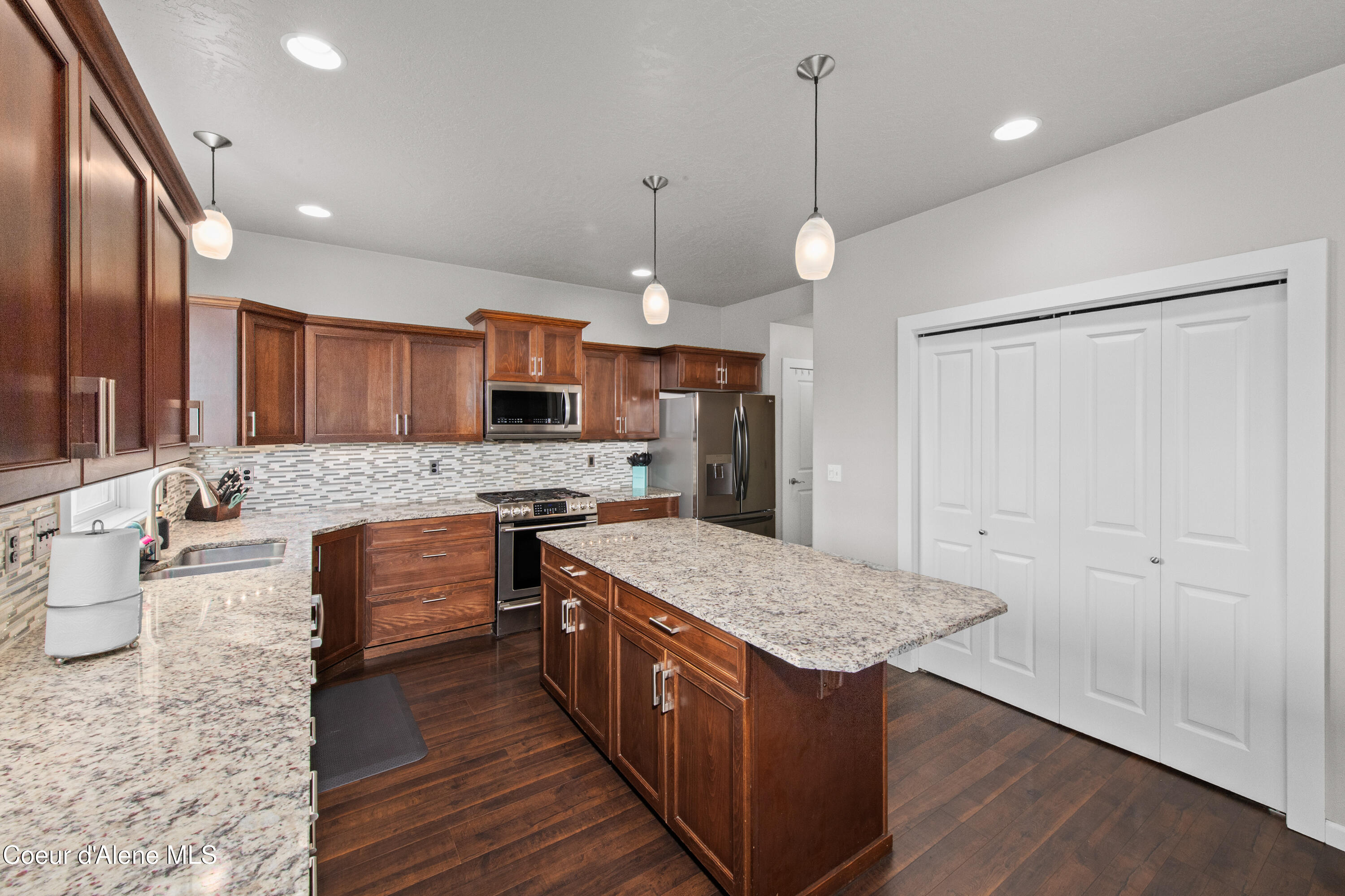 1401 E Warm Springs Ave