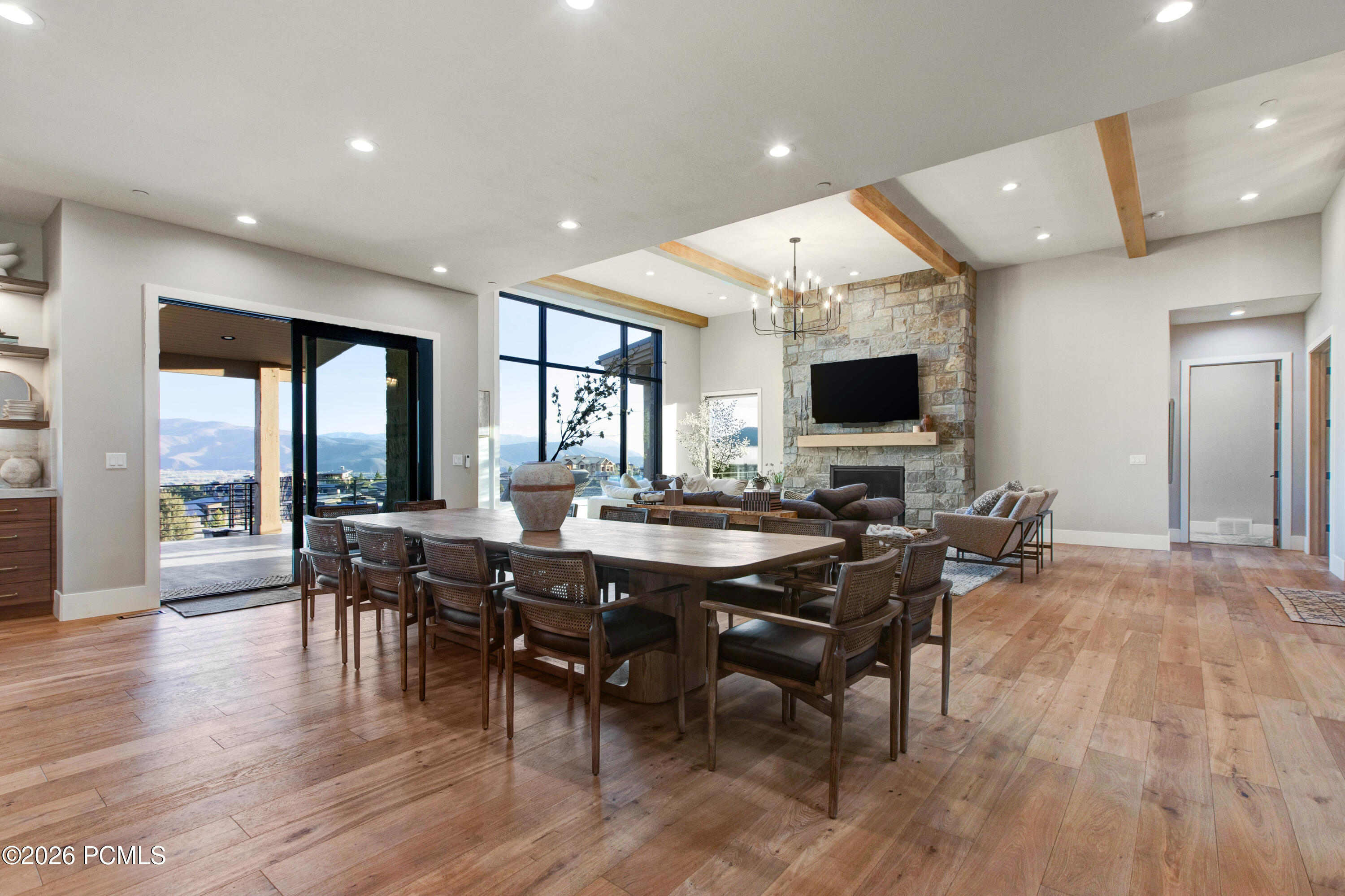 2566 E Boulder Top Way
