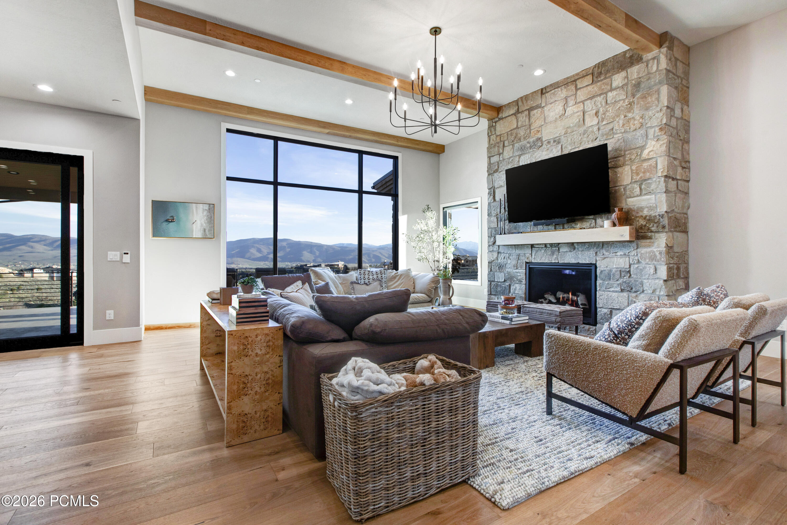 2566 E Boulder Top Way