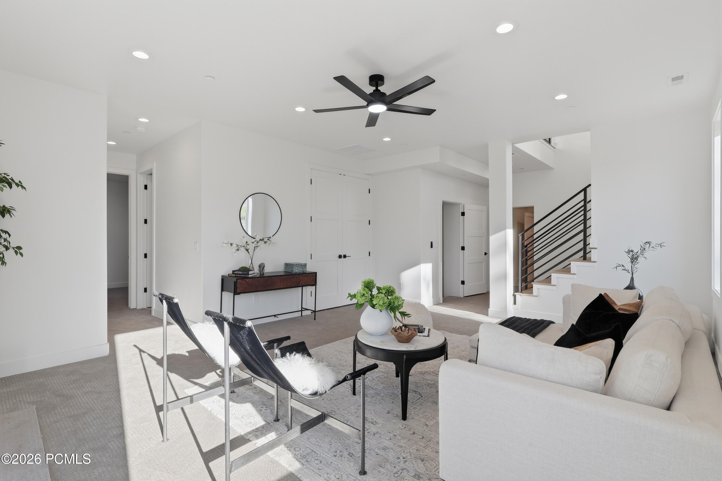 4060 W Crest Court