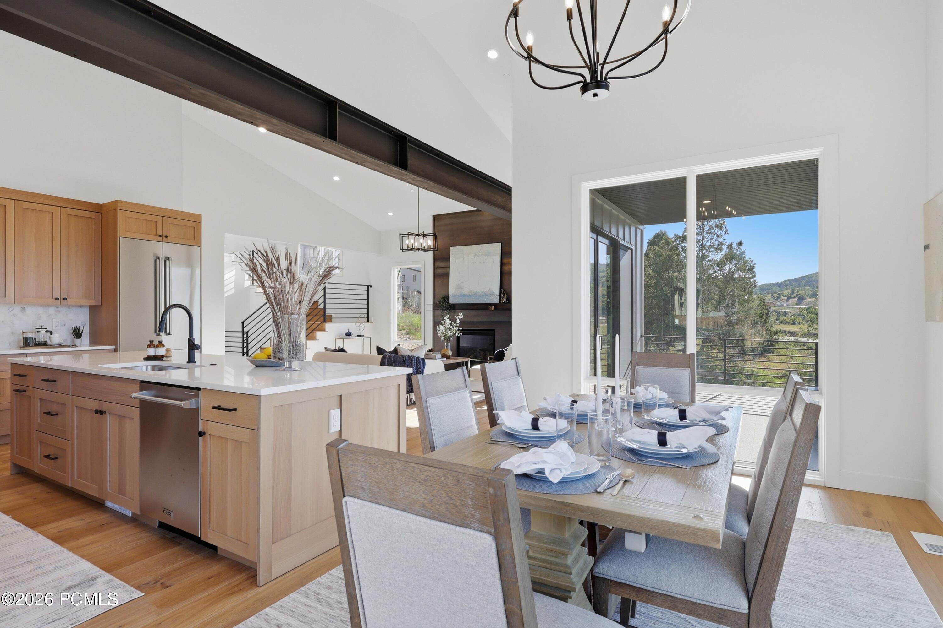 4060 W Crest Court