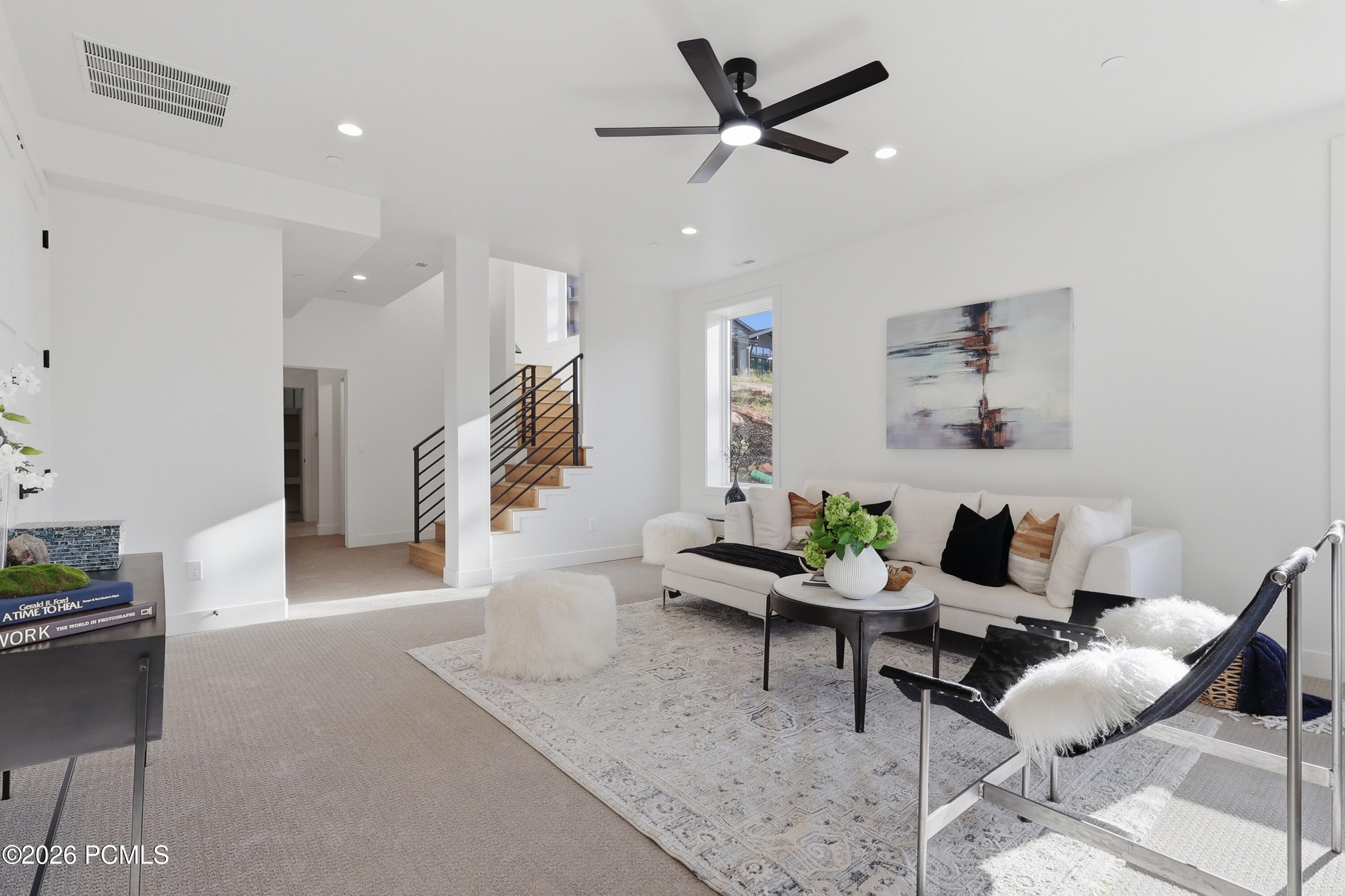 4060 W Crest Court