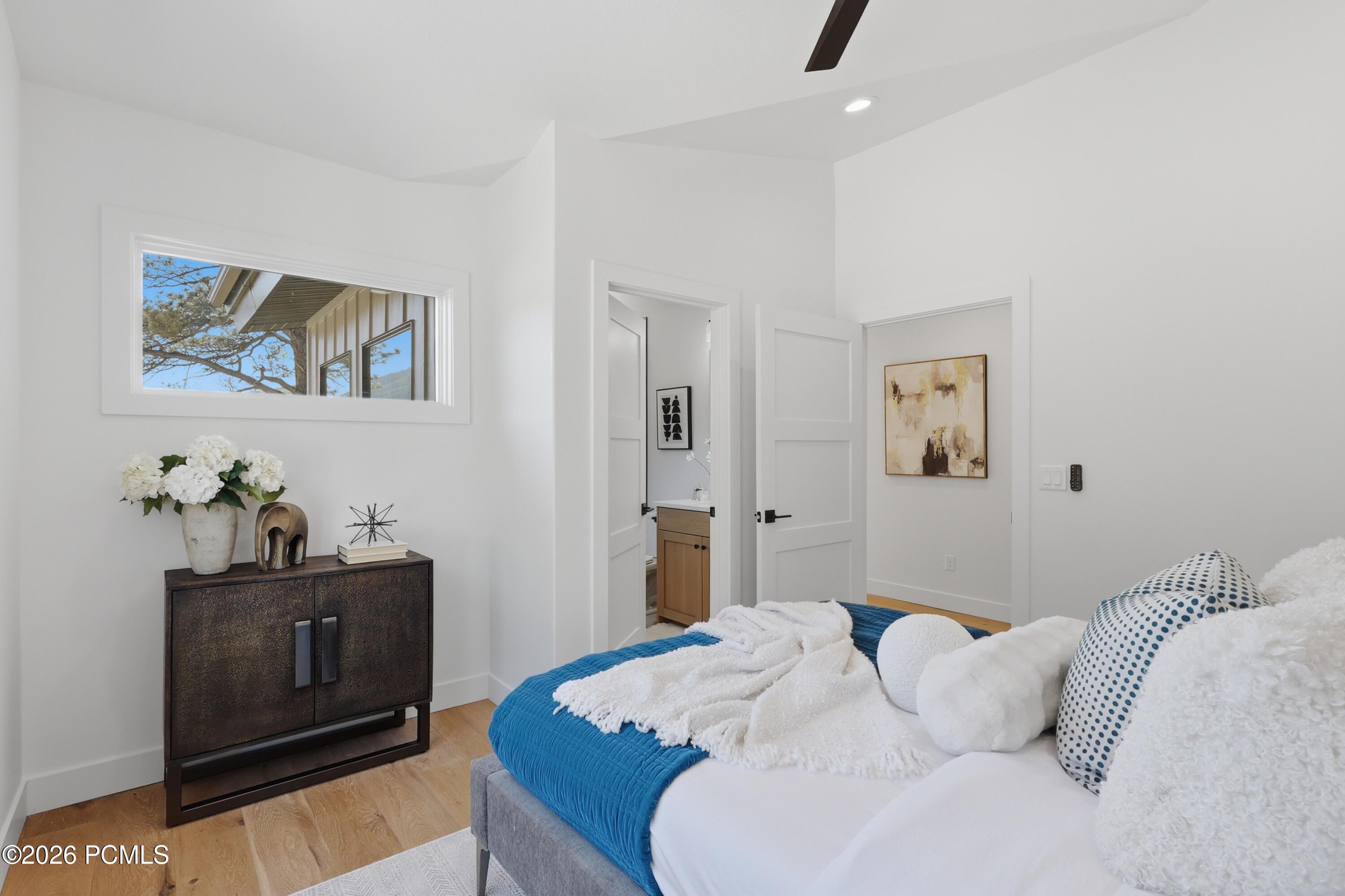 4060 W Crest Court