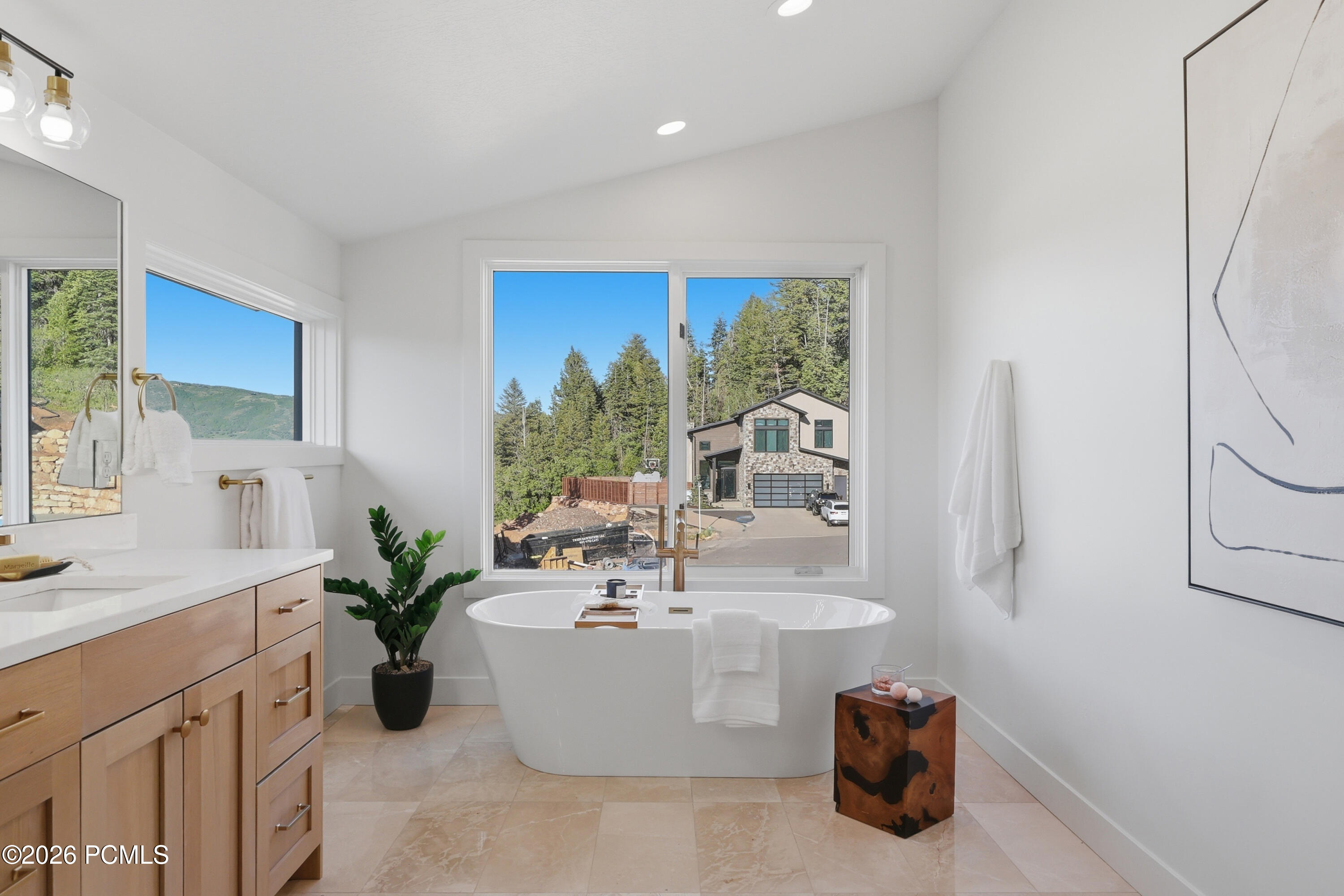 4060 W Crest Court