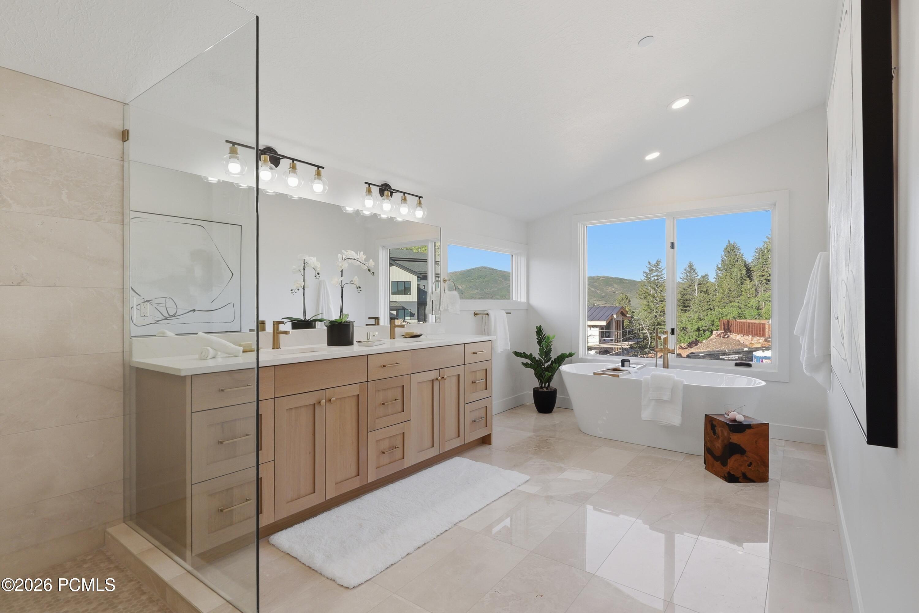 4060 W Crest Court