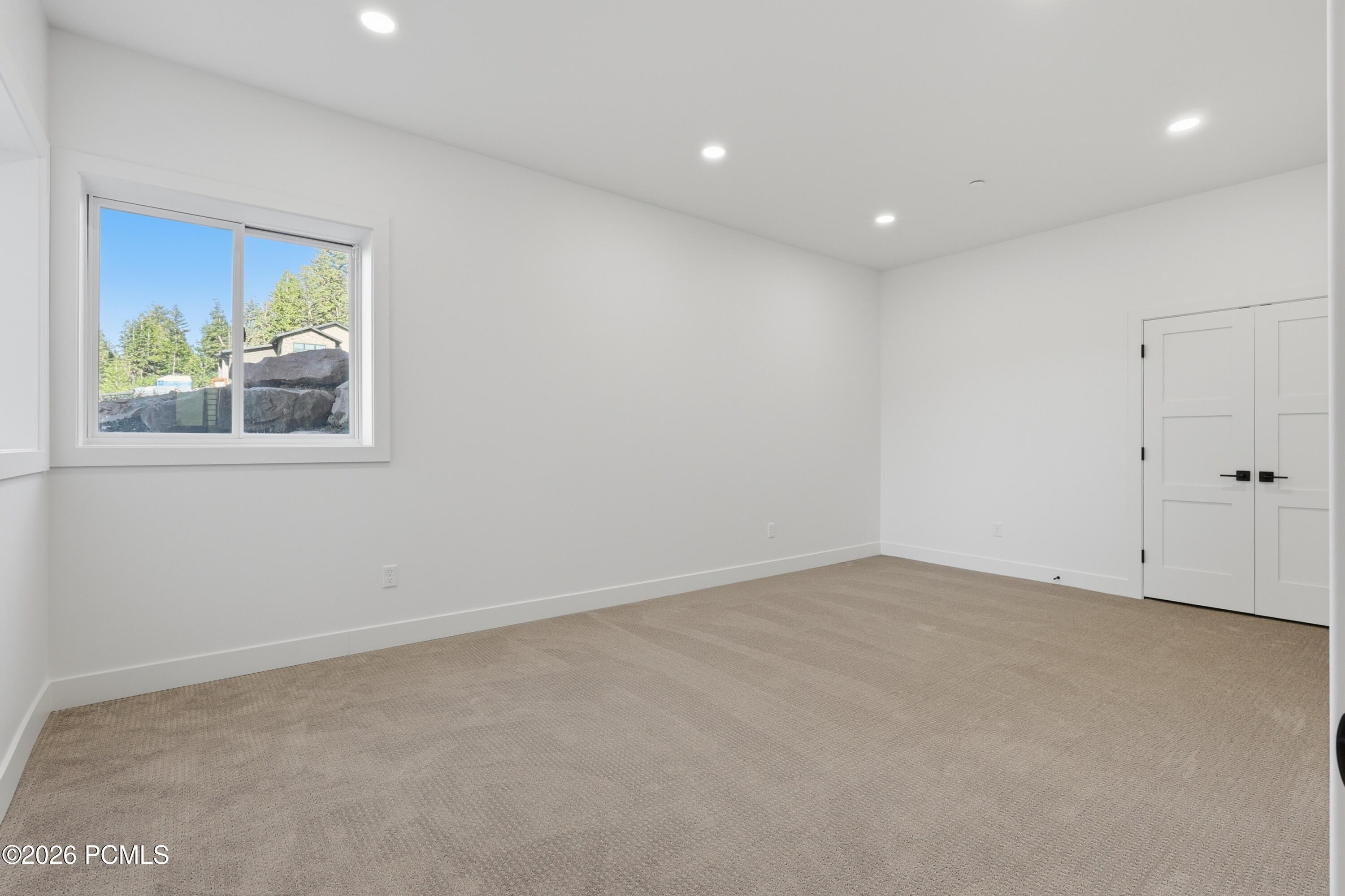 4060 W Crest Court