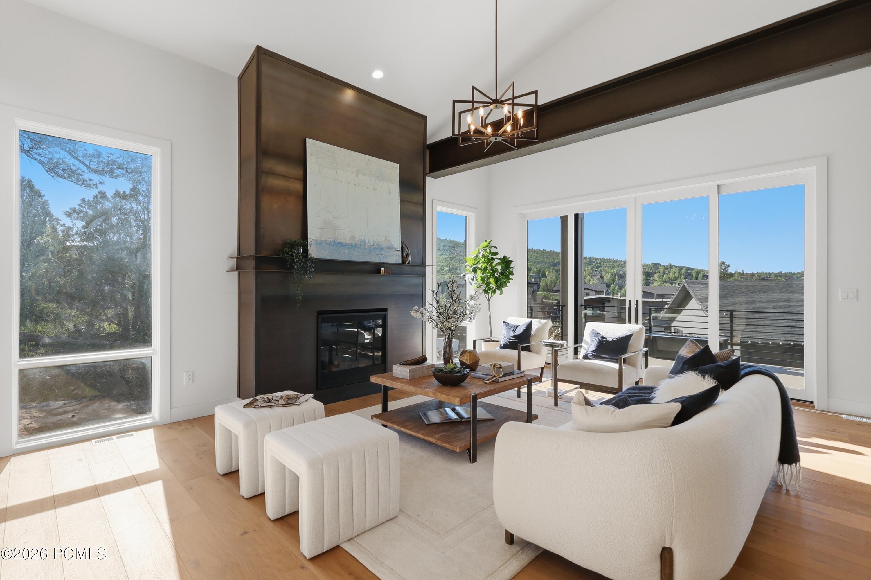 4060 W Crest Court