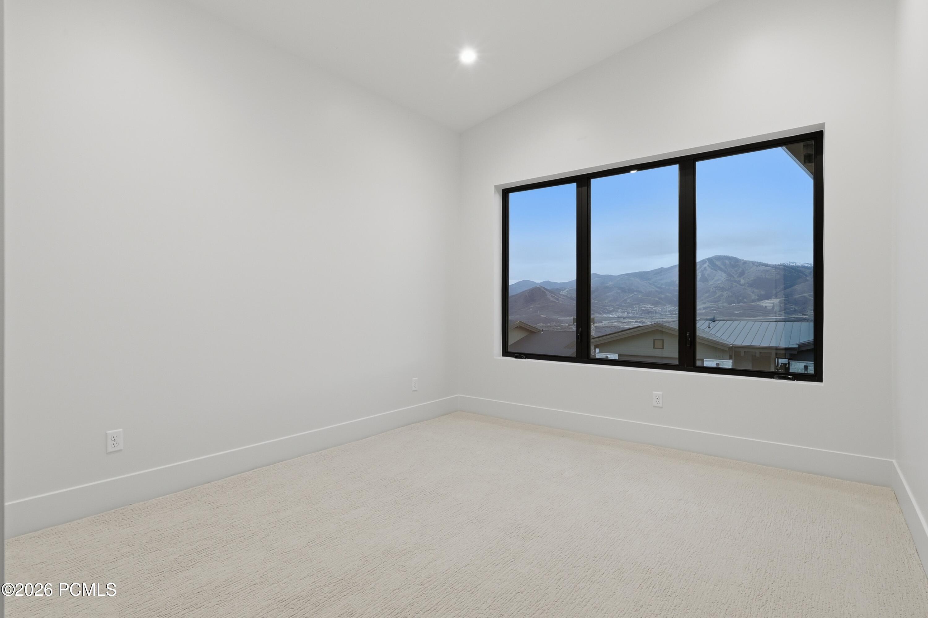 11386 N White Tail Court