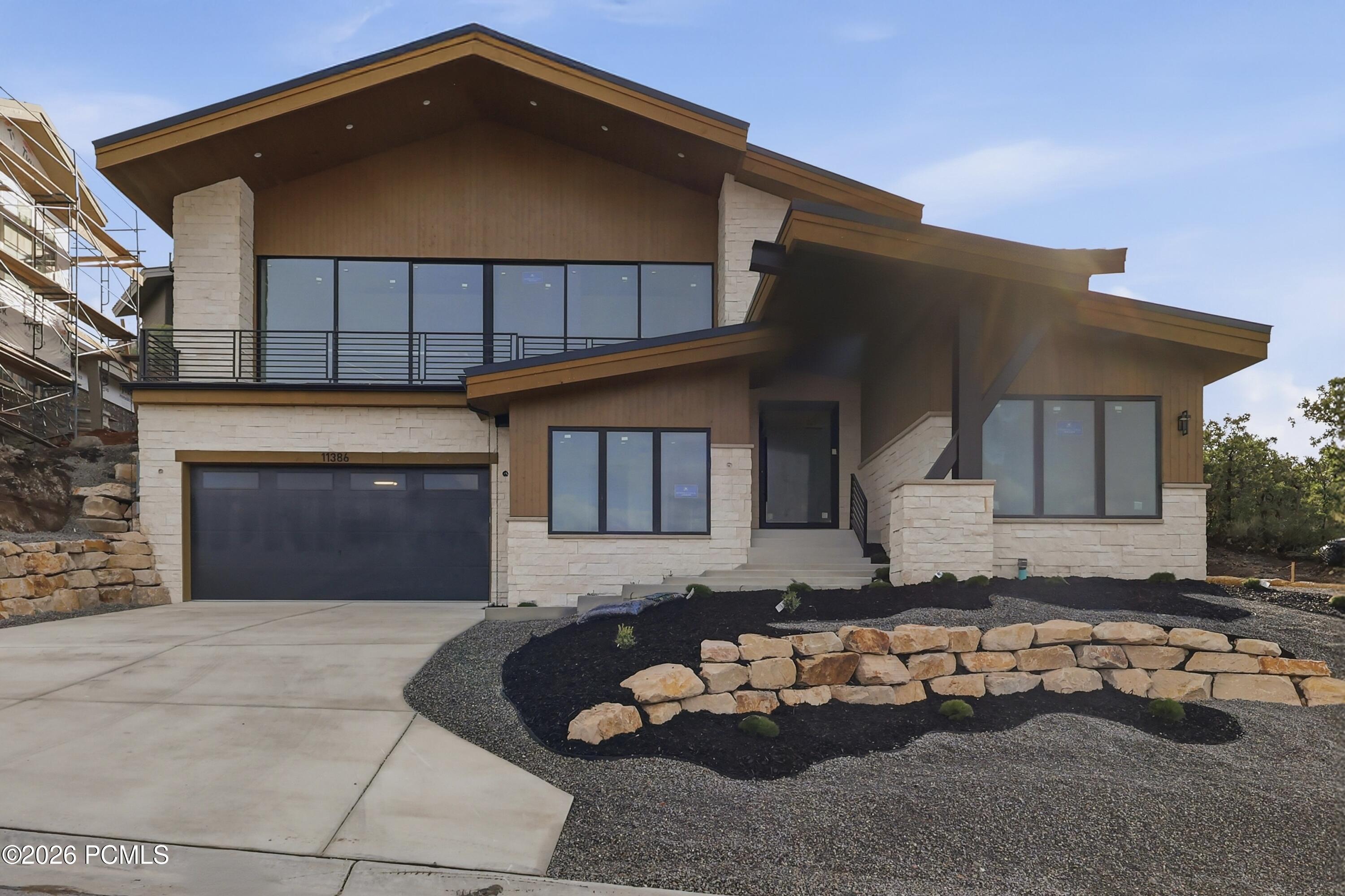 11386 N White Tail Court