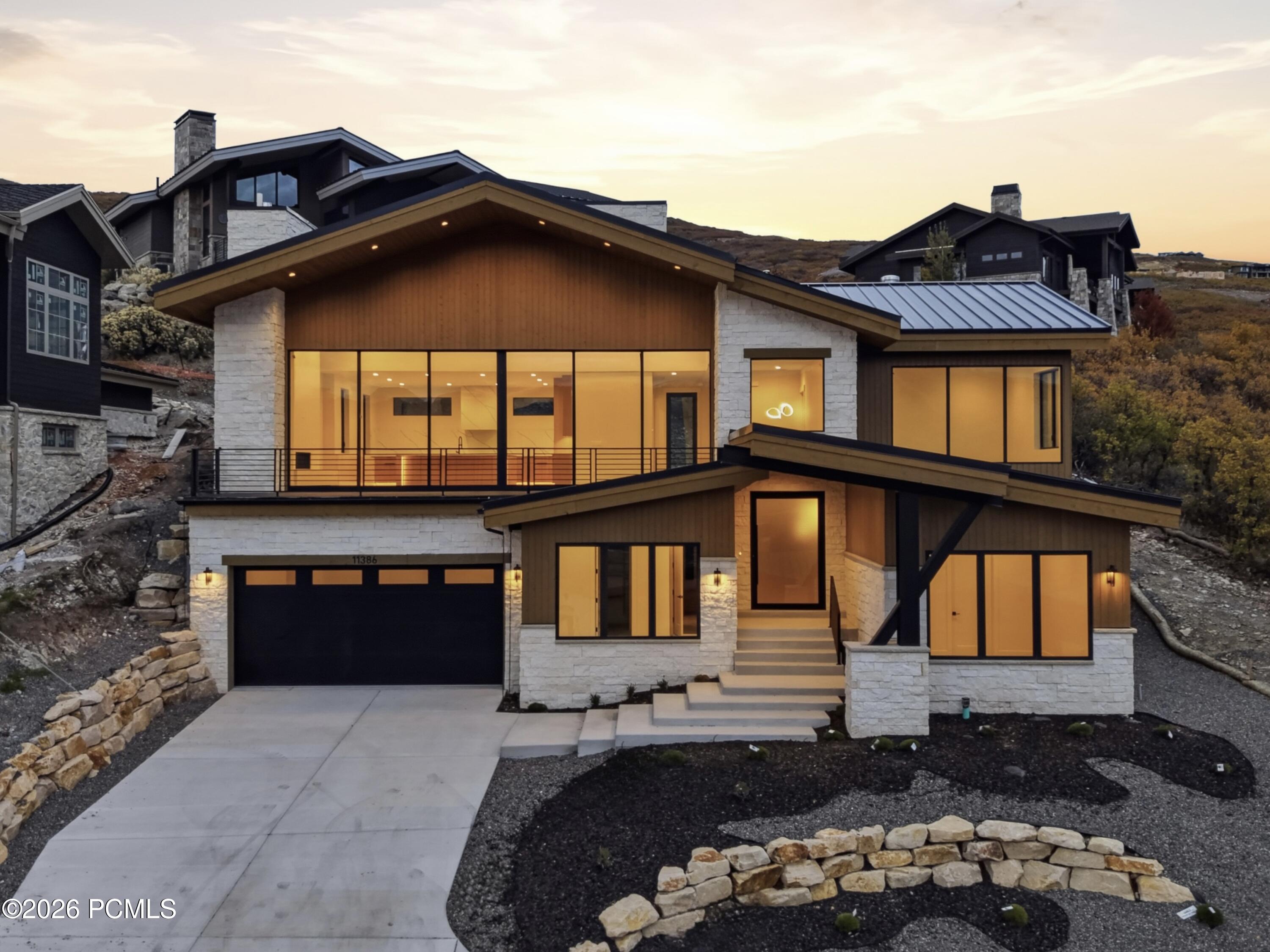 11386 N White Tail Court