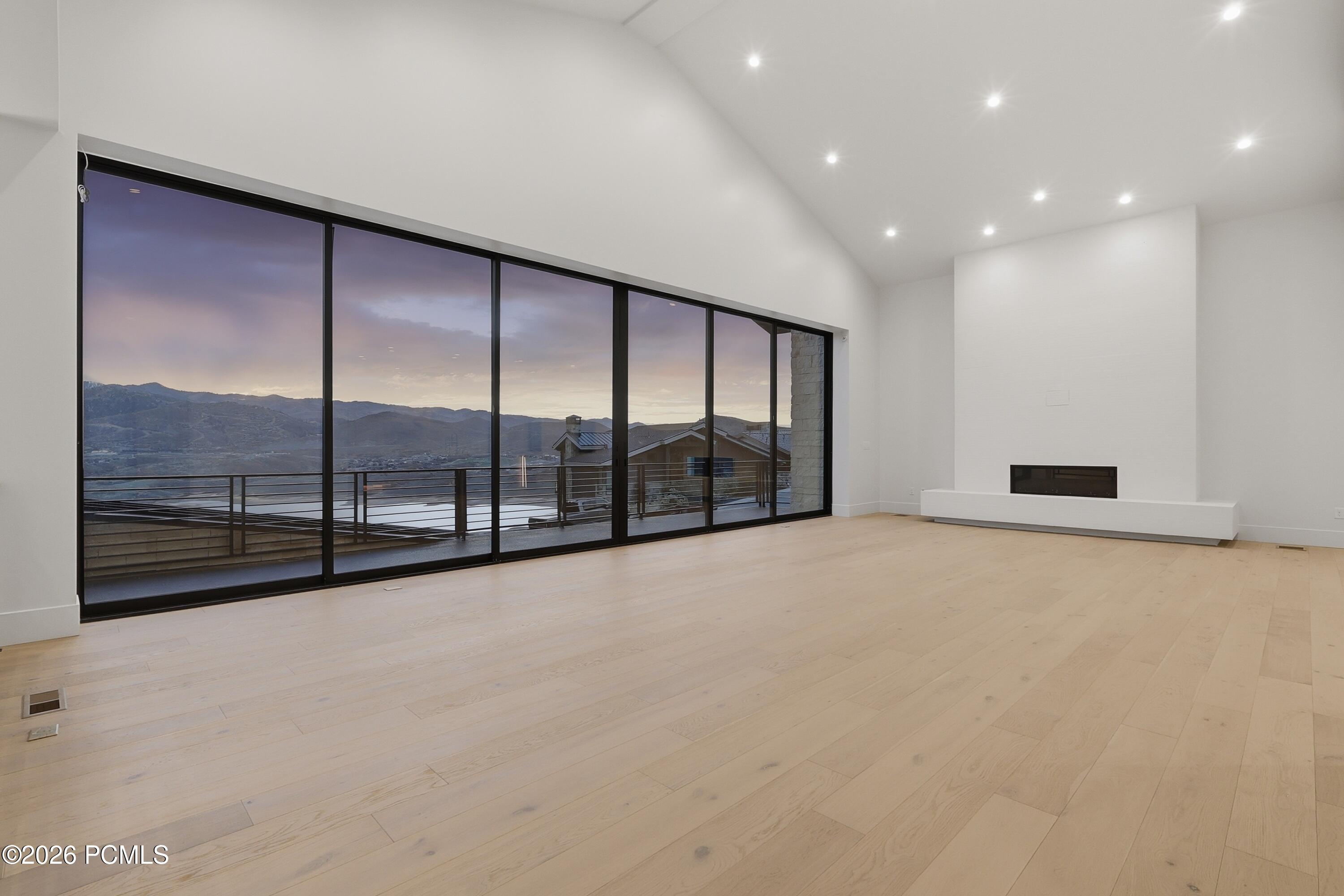 11386 N White Tail Court