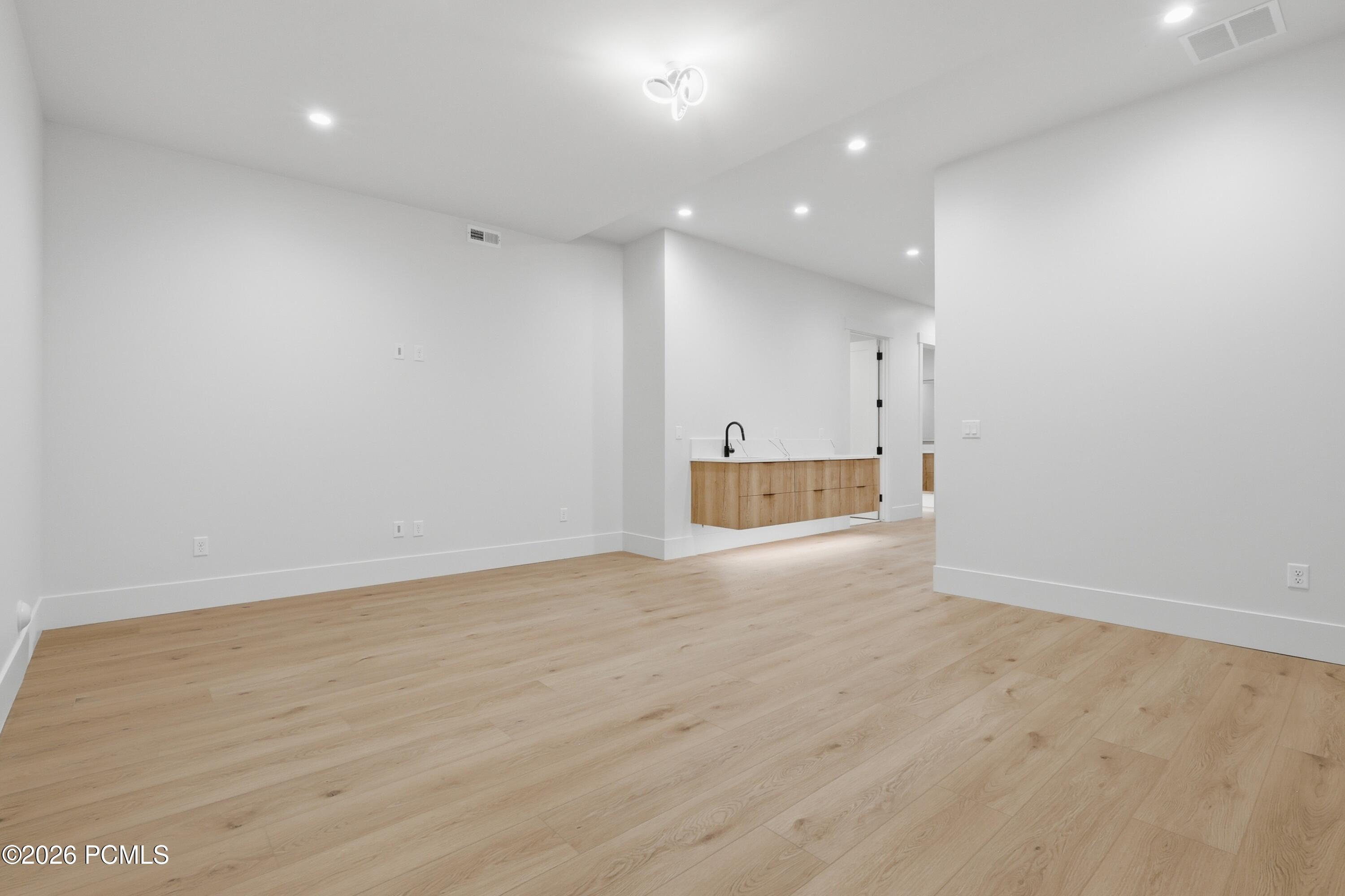 11386 N White Tail Court