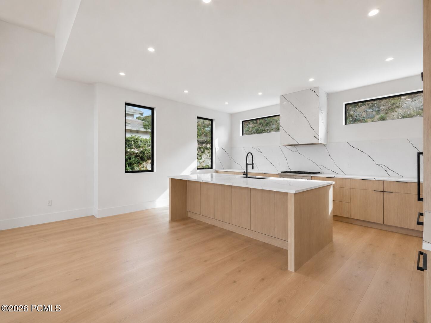 11386 N White Tail Court