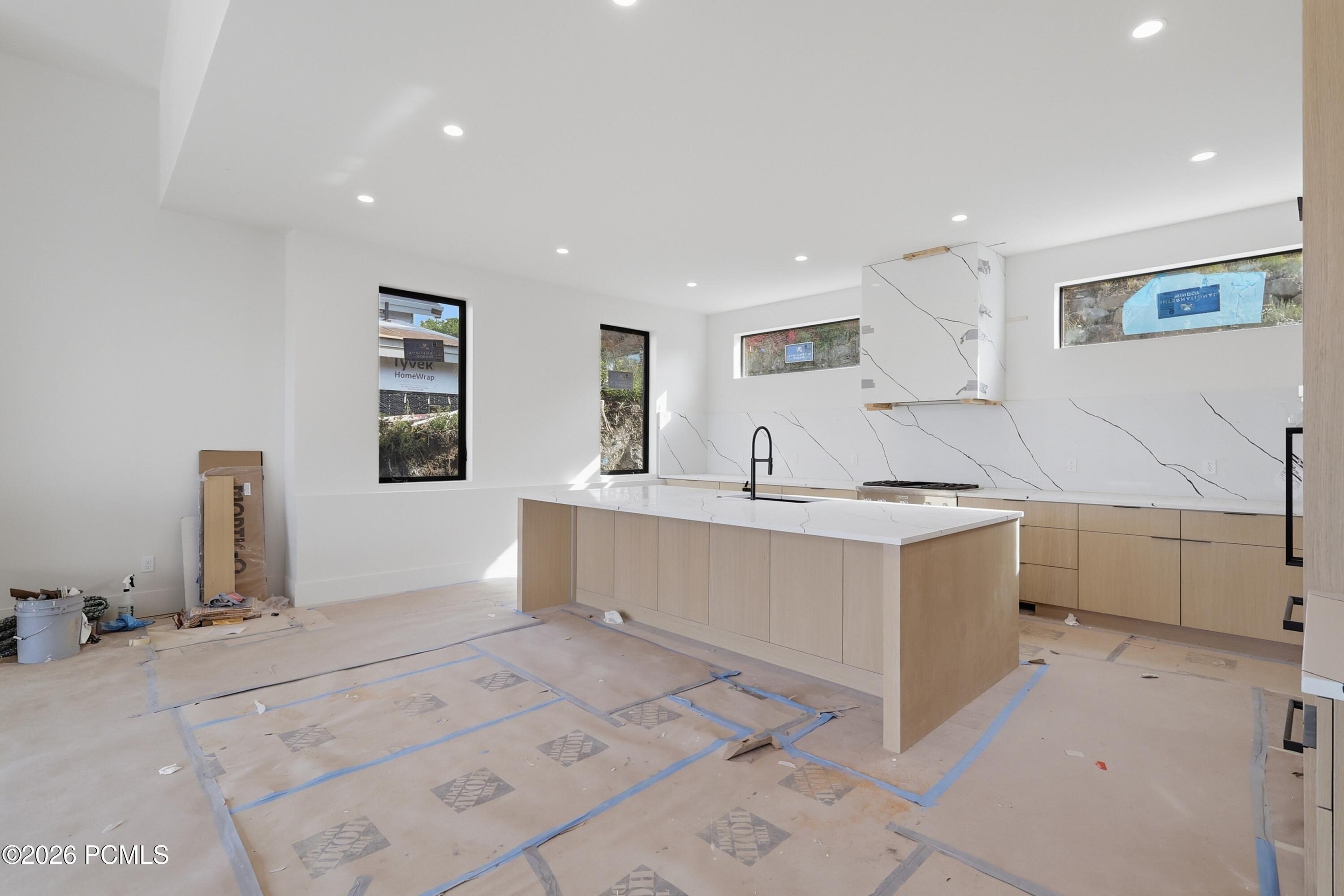 11386 N White Tail Court