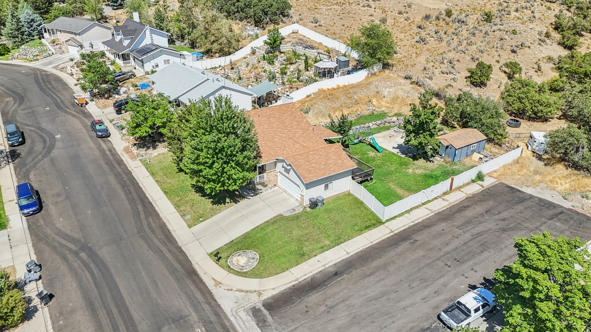 897 S CHEROKEE DR