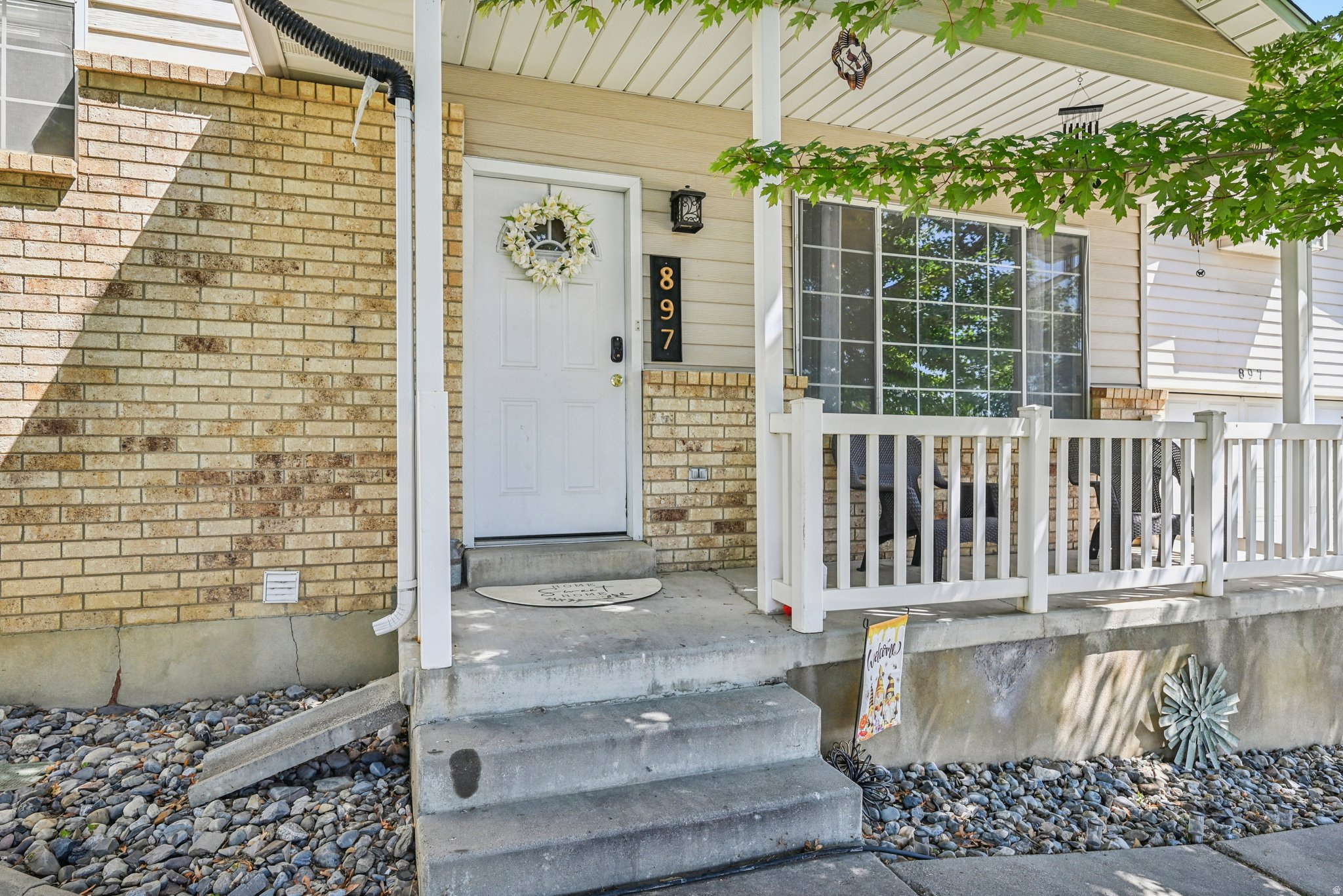 897 S CHEROKEE DR