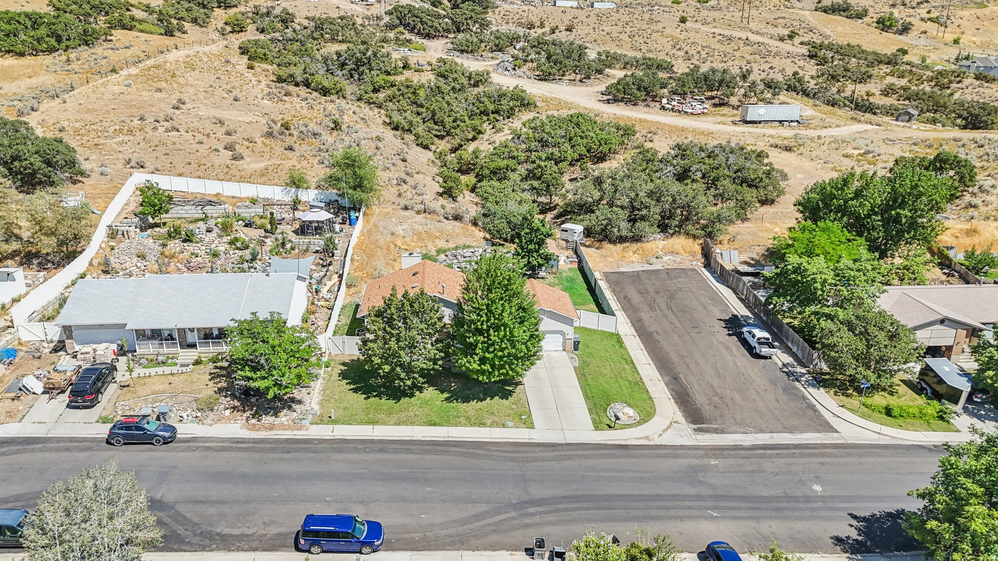 897 S CHEROKEE DR