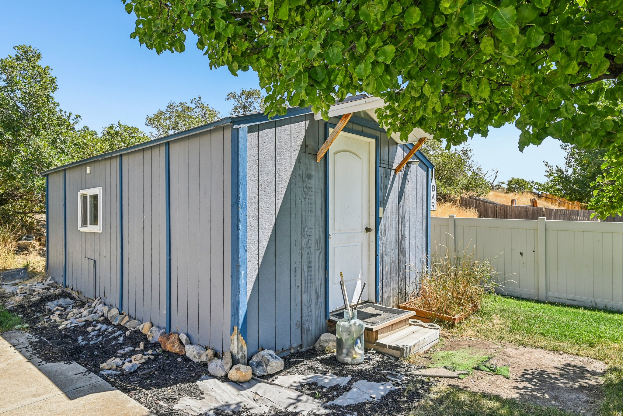897 S CHEROKEE DR