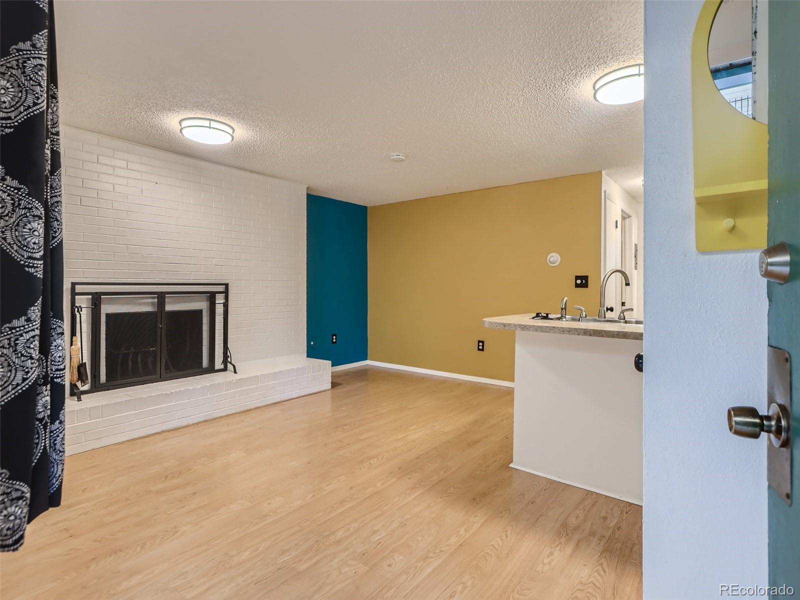 1140 N Downing Street Unit: 102