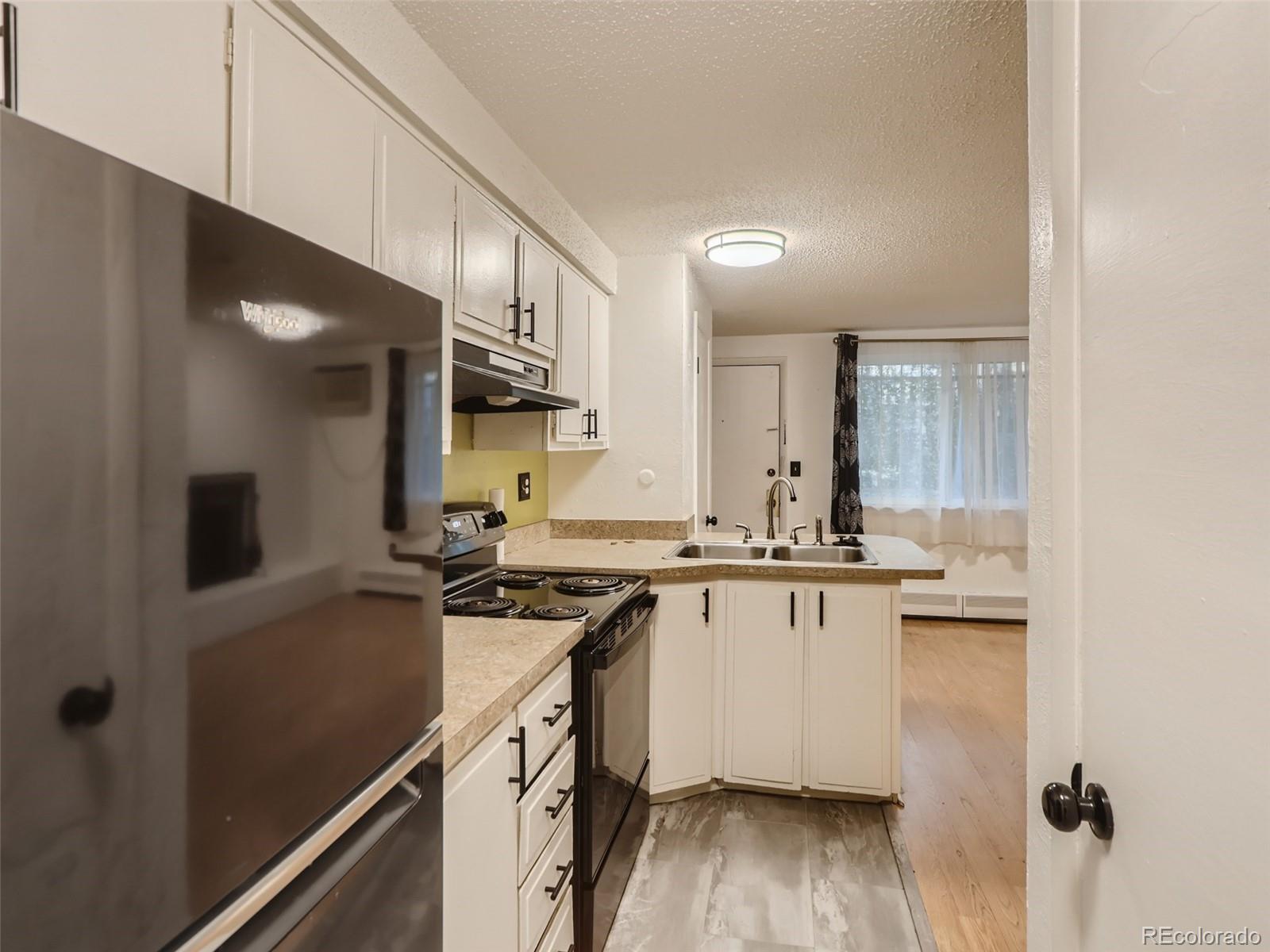 1140 N Downing Street Unit: 102