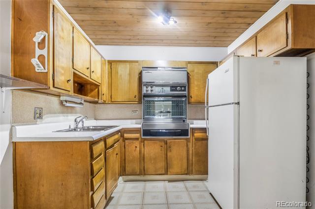 655 S Clinton Street Unit: 10A