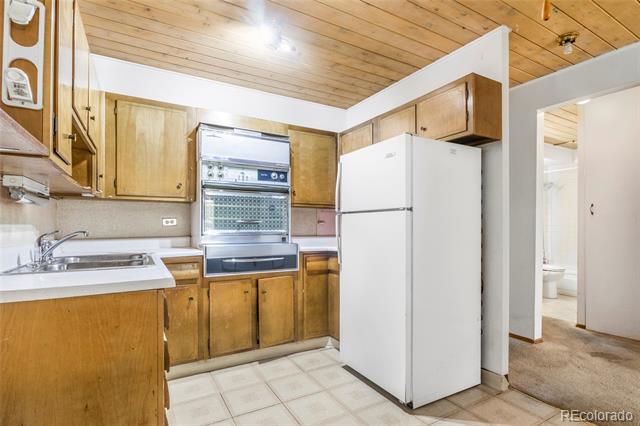 655 S Clinton Street Unit: 10A