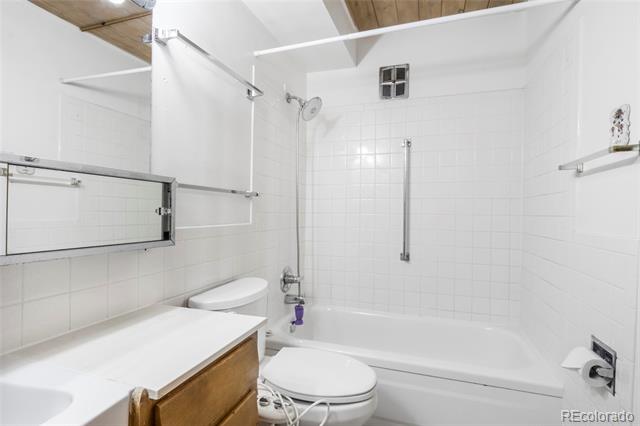 655 S Clinton Street Unit: 10A