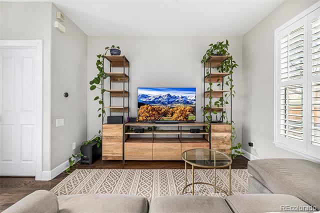 1003 Roslyn Court