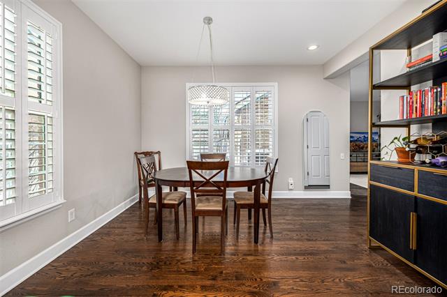 1003 Roslyn Court